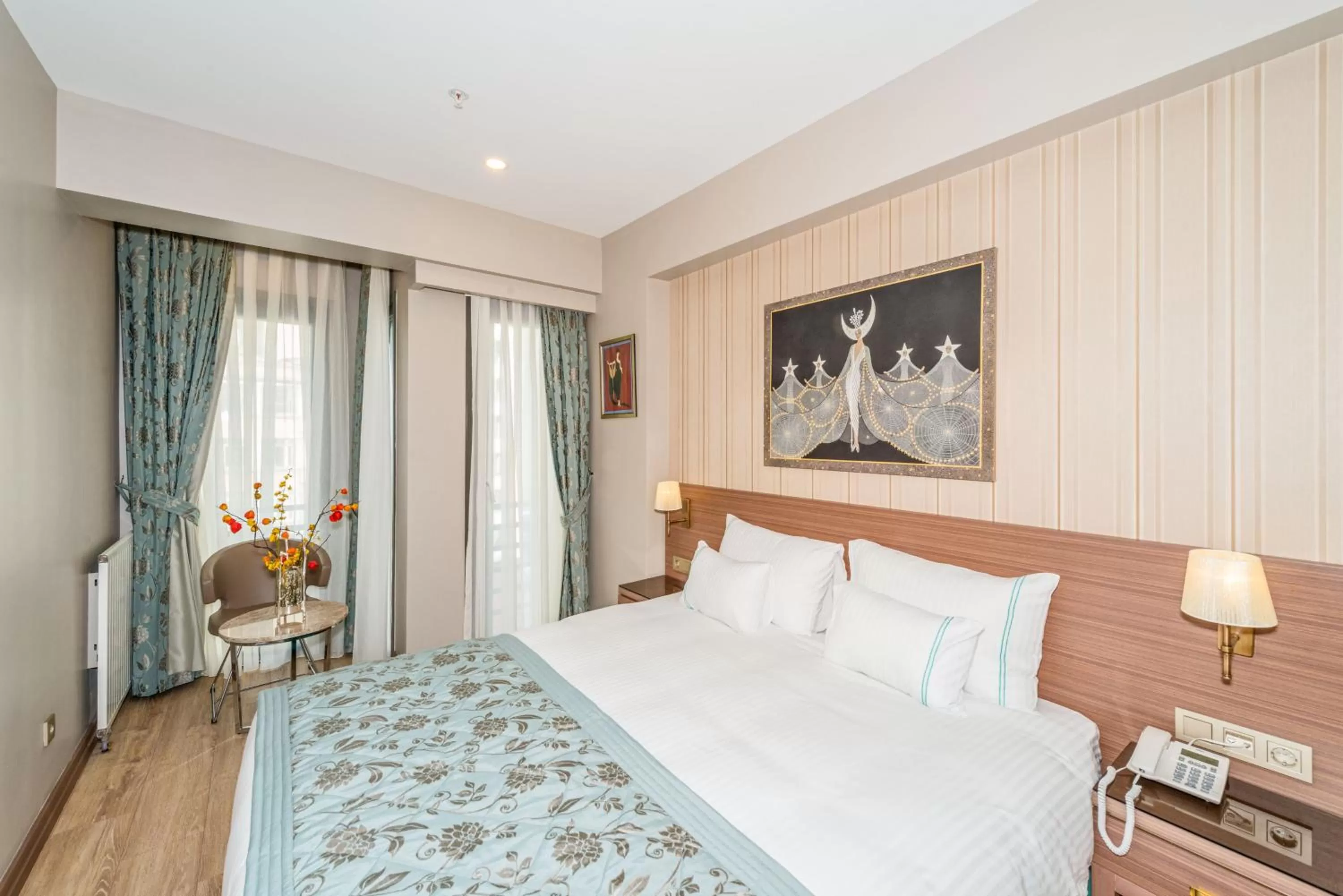 Bedroom, Bed in Taximist Hotel