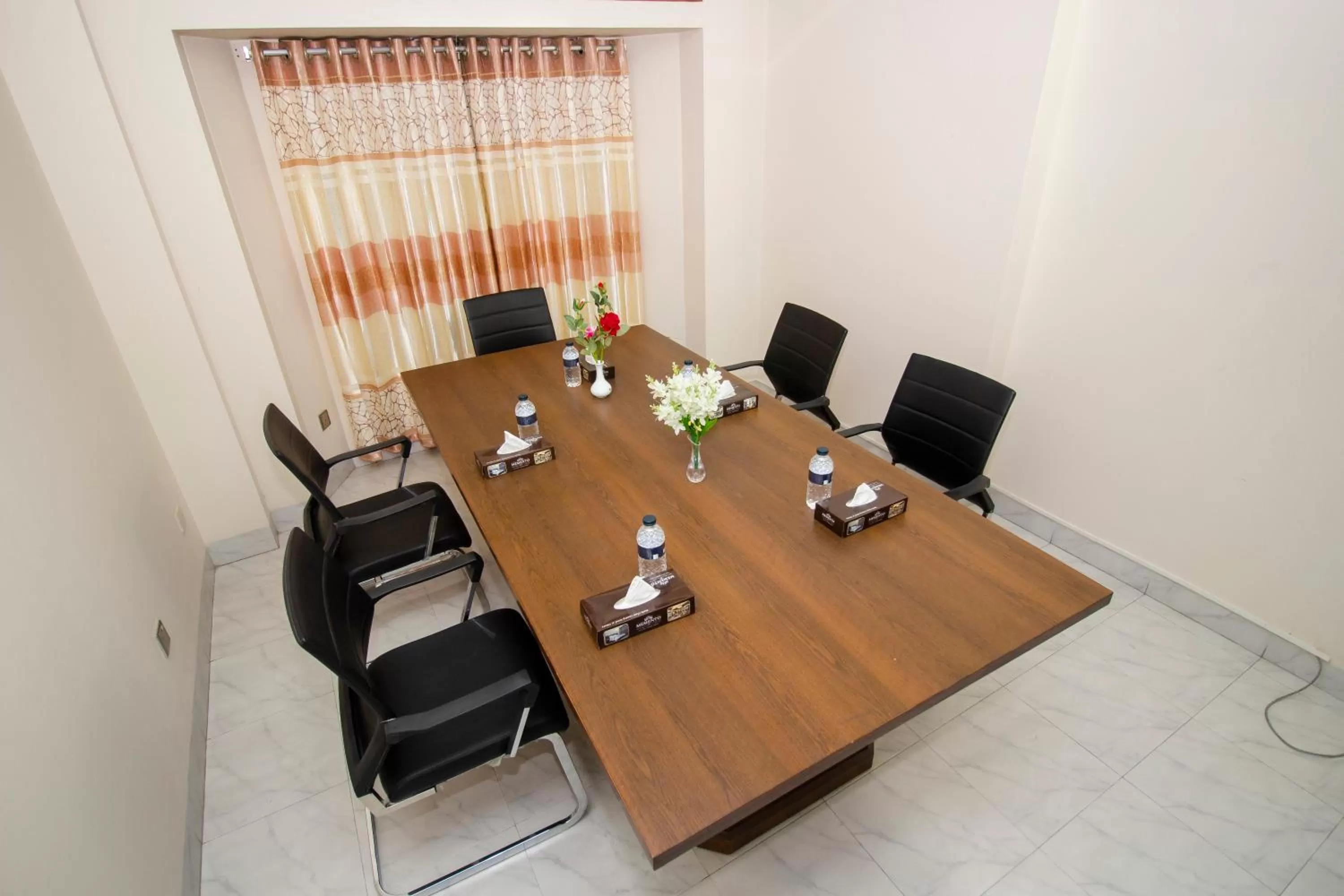 Business facilities in Memento Residence