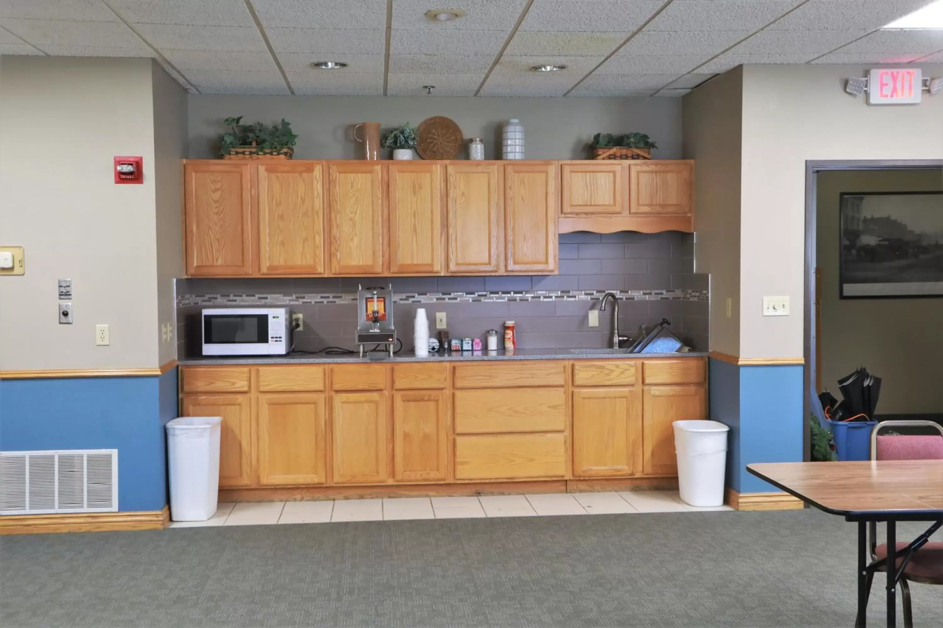 Kitchen or kitchenette, Kitchen/Kitchenette in Heritage Inn