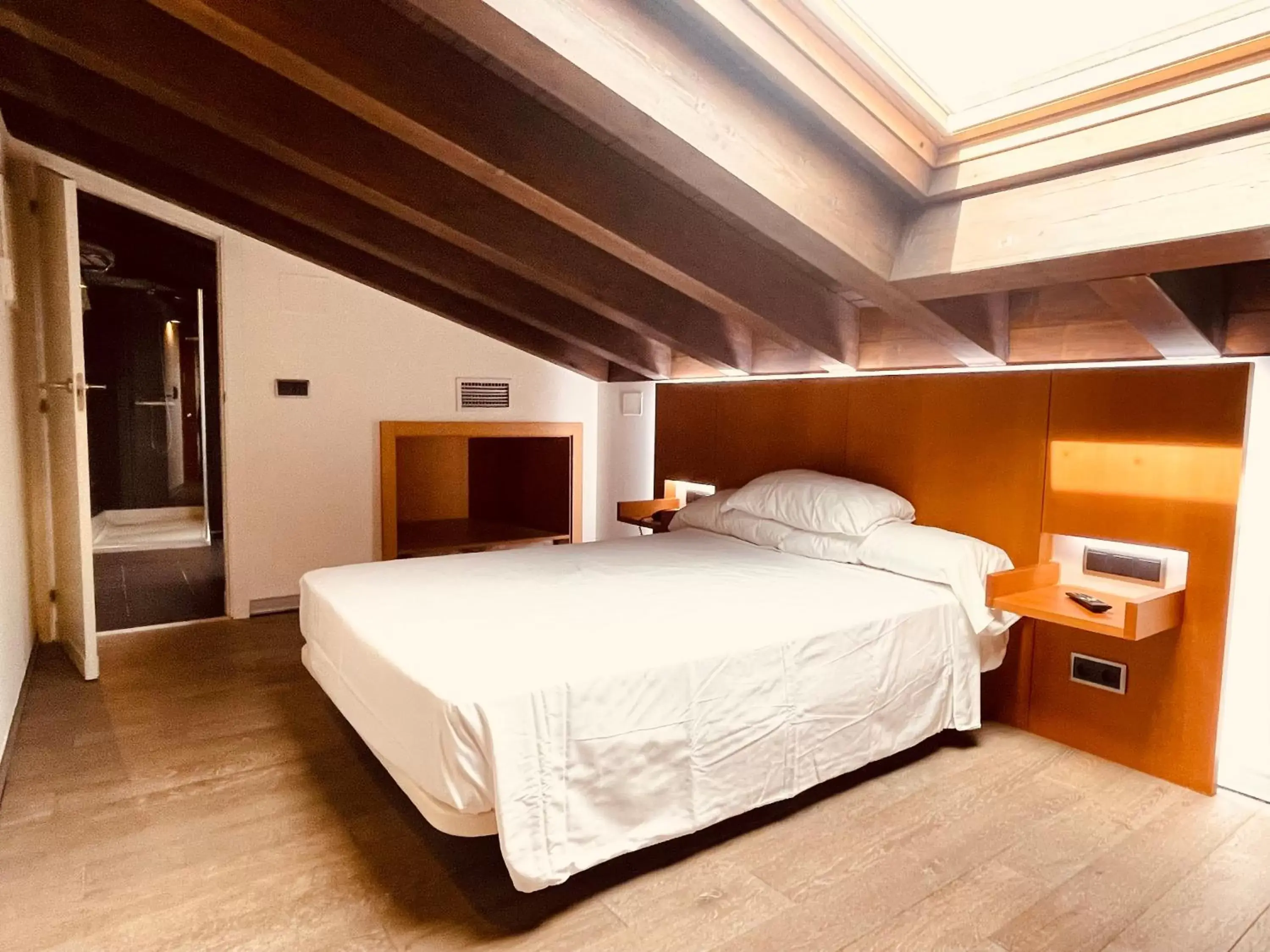 Photo of the whole room, Bed in María Pacheco Hotel Boutique