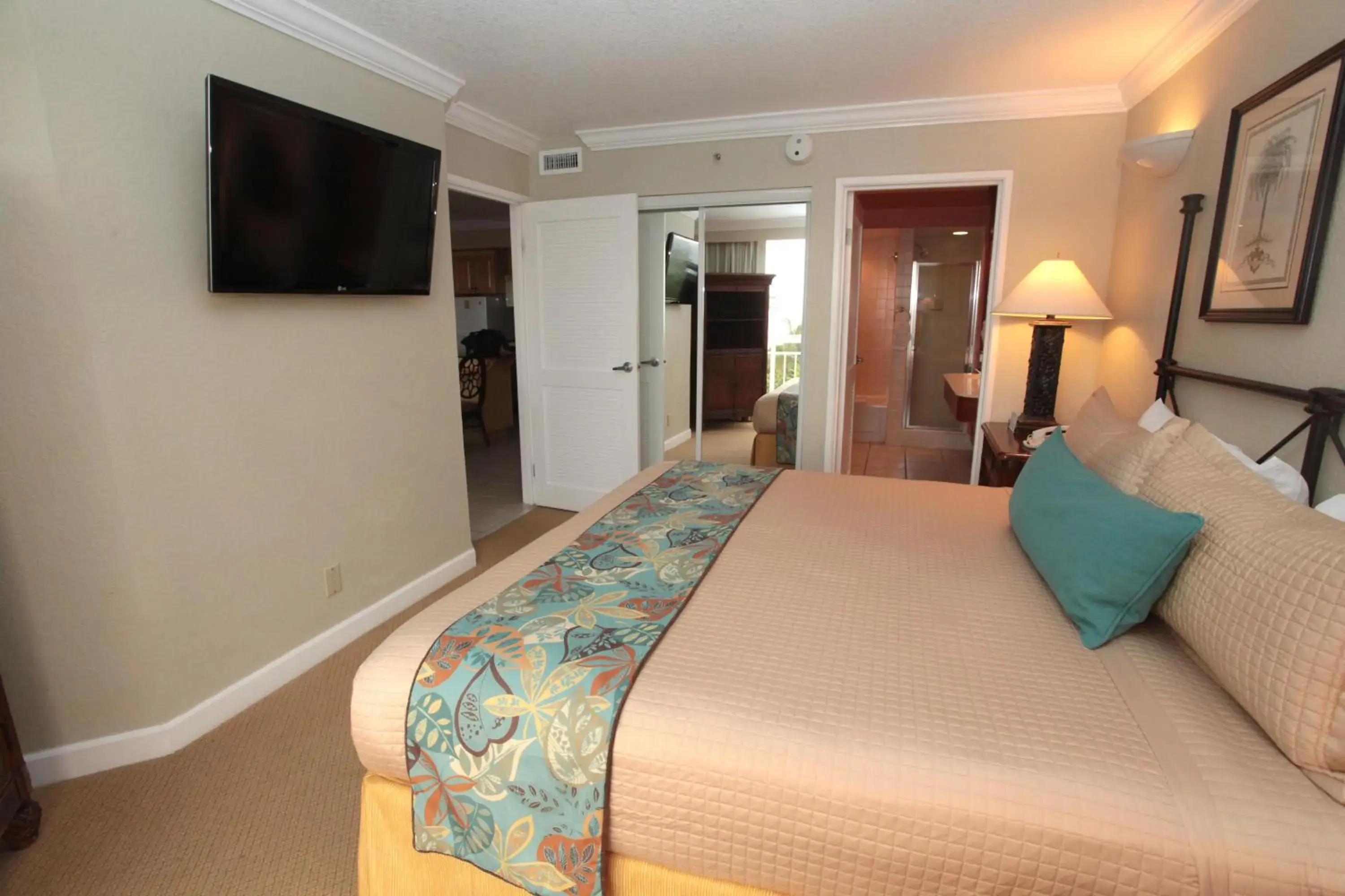 Bed in Palm Beach Shores Resort and Vacation Villas