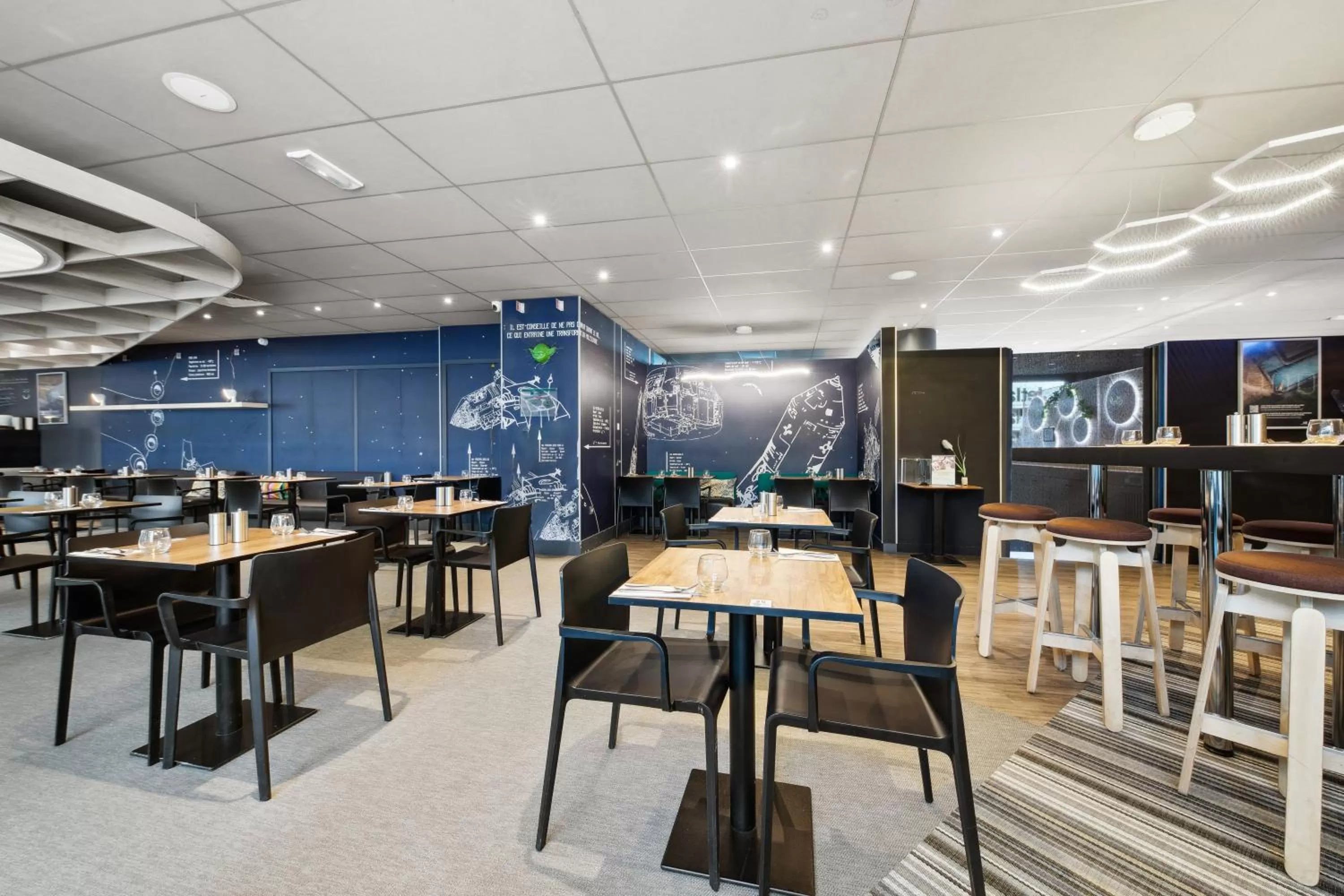 Restaurant/places to eat in ibis Styles Paris Charles de Gaulle Airport
