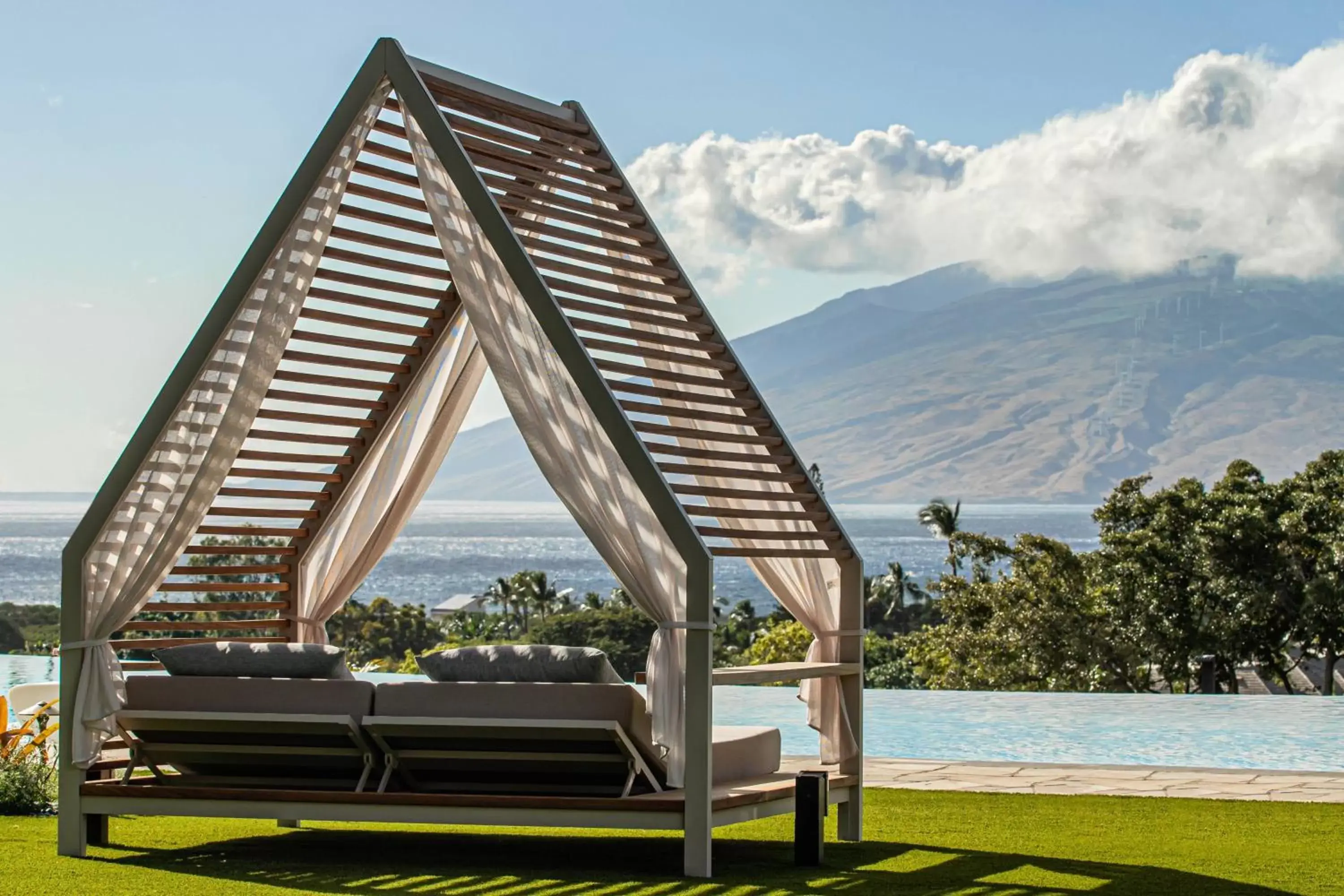 Swimming pool in AC Hotel by Marriott Maui Wailea