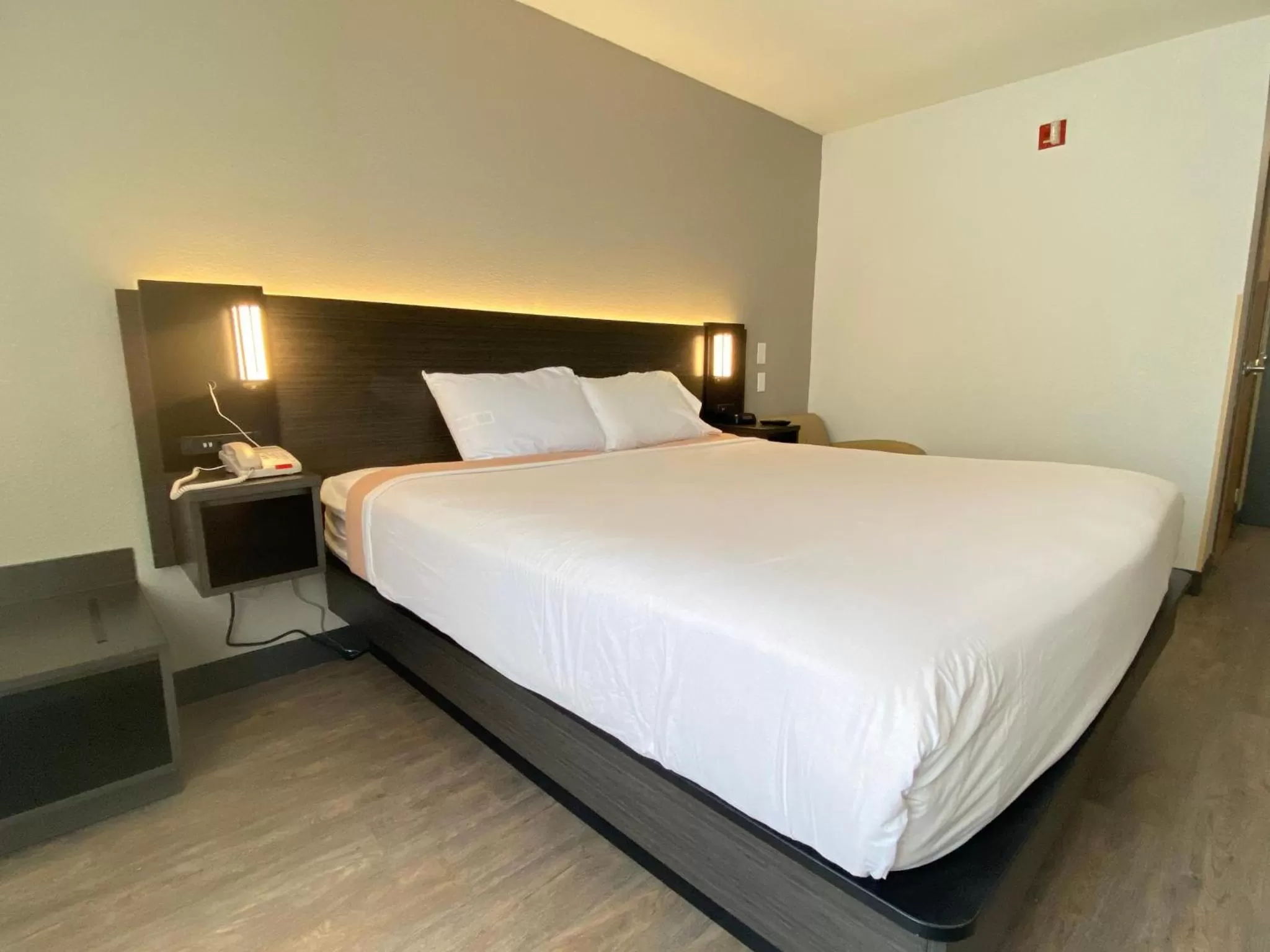 Deluxe King Suite in Pinetop Studio Suites