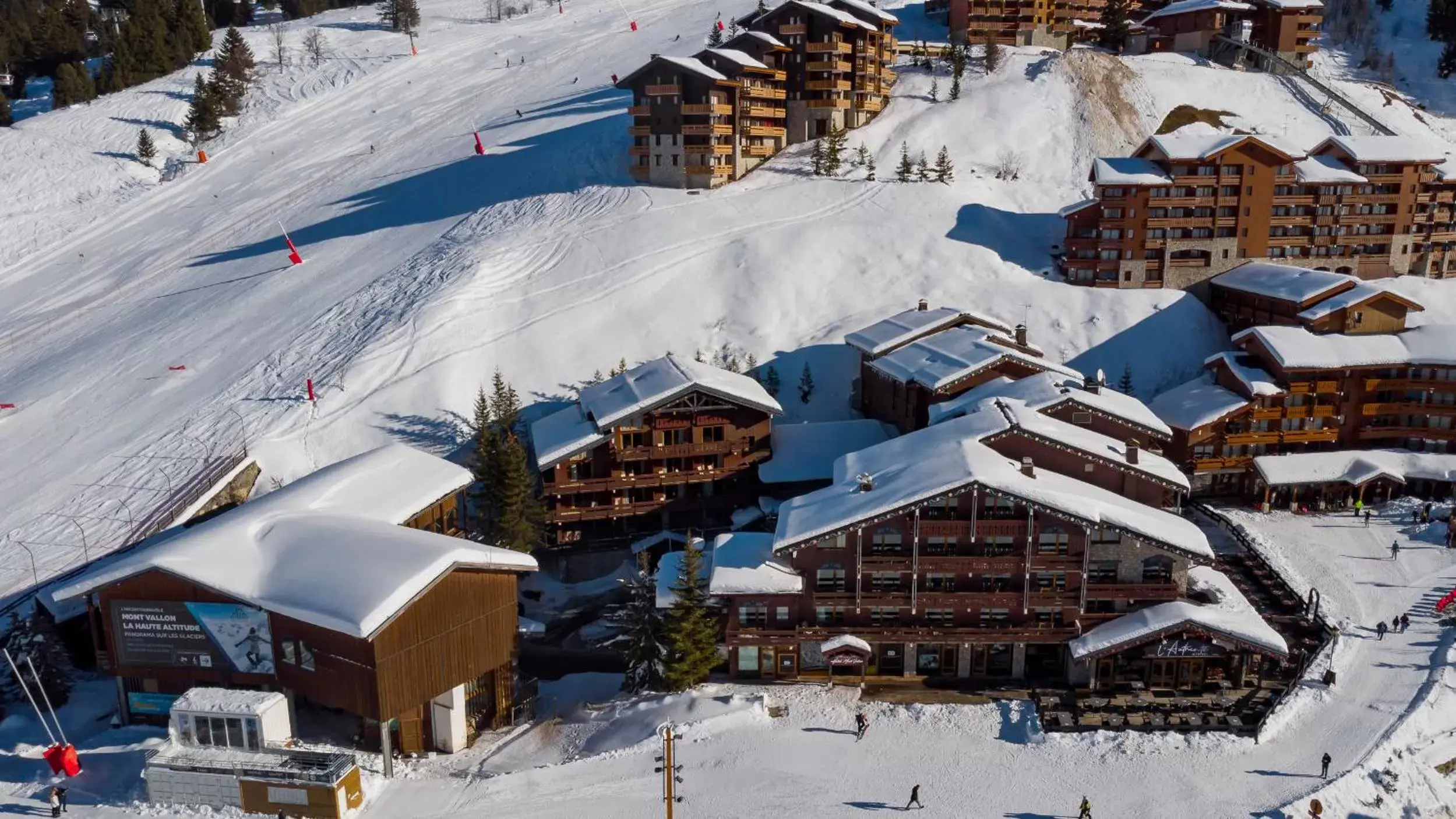 Property building, Winter in Hotel Mont Vallon