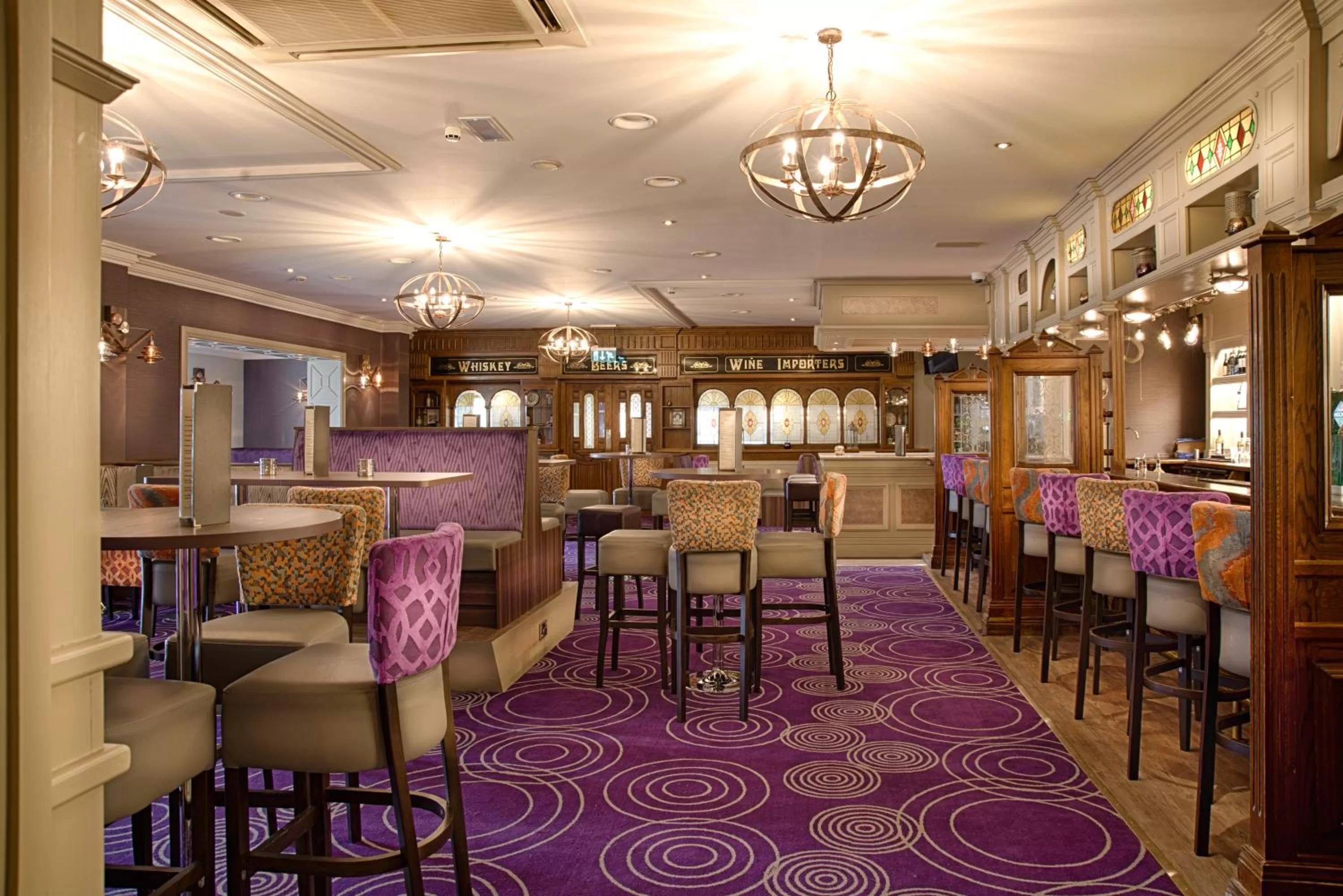 Lounge or bar in Woodford Dolmen Hotel Carlow