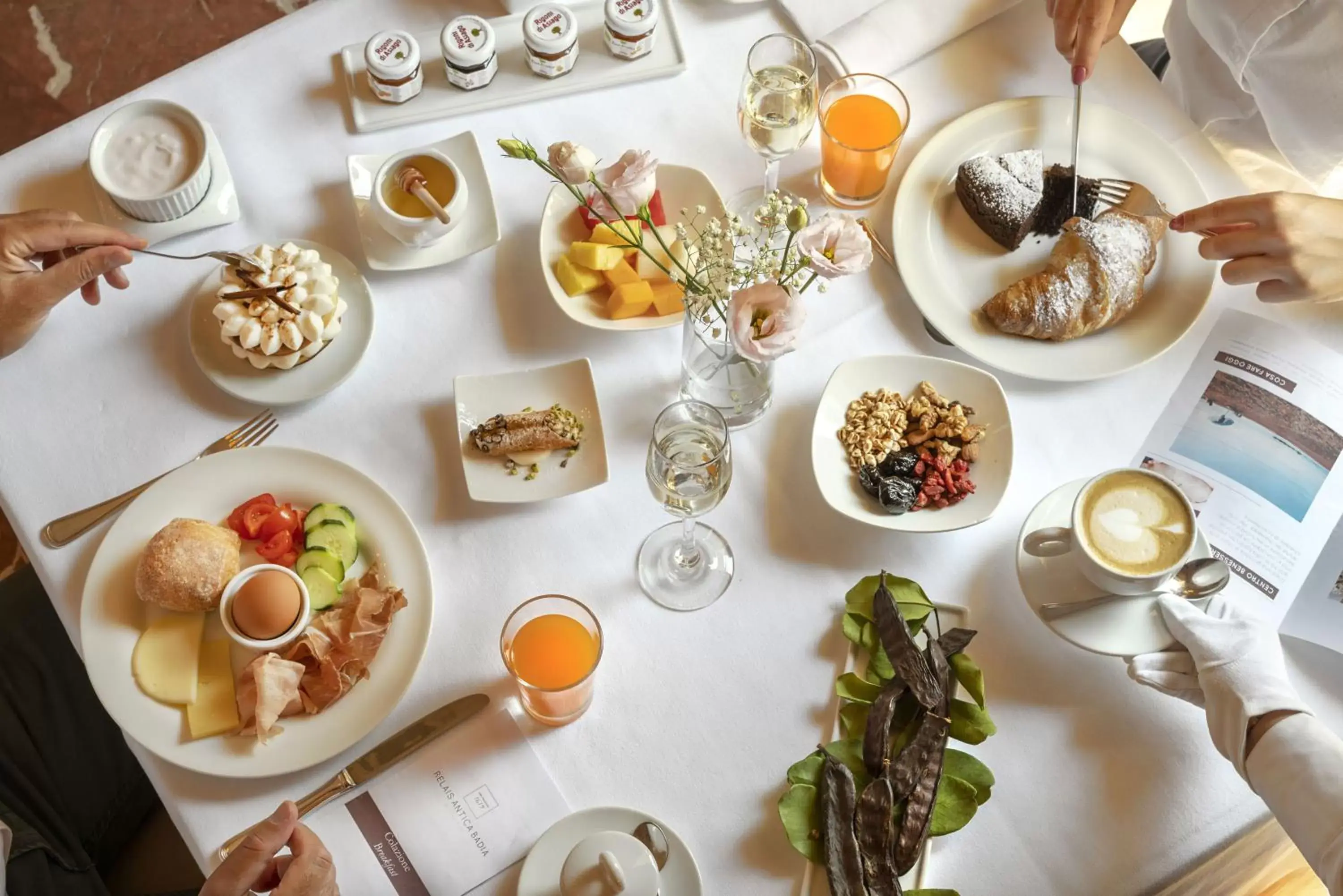 Breakfast in Relais Antica Badia - San Maurizio 1619