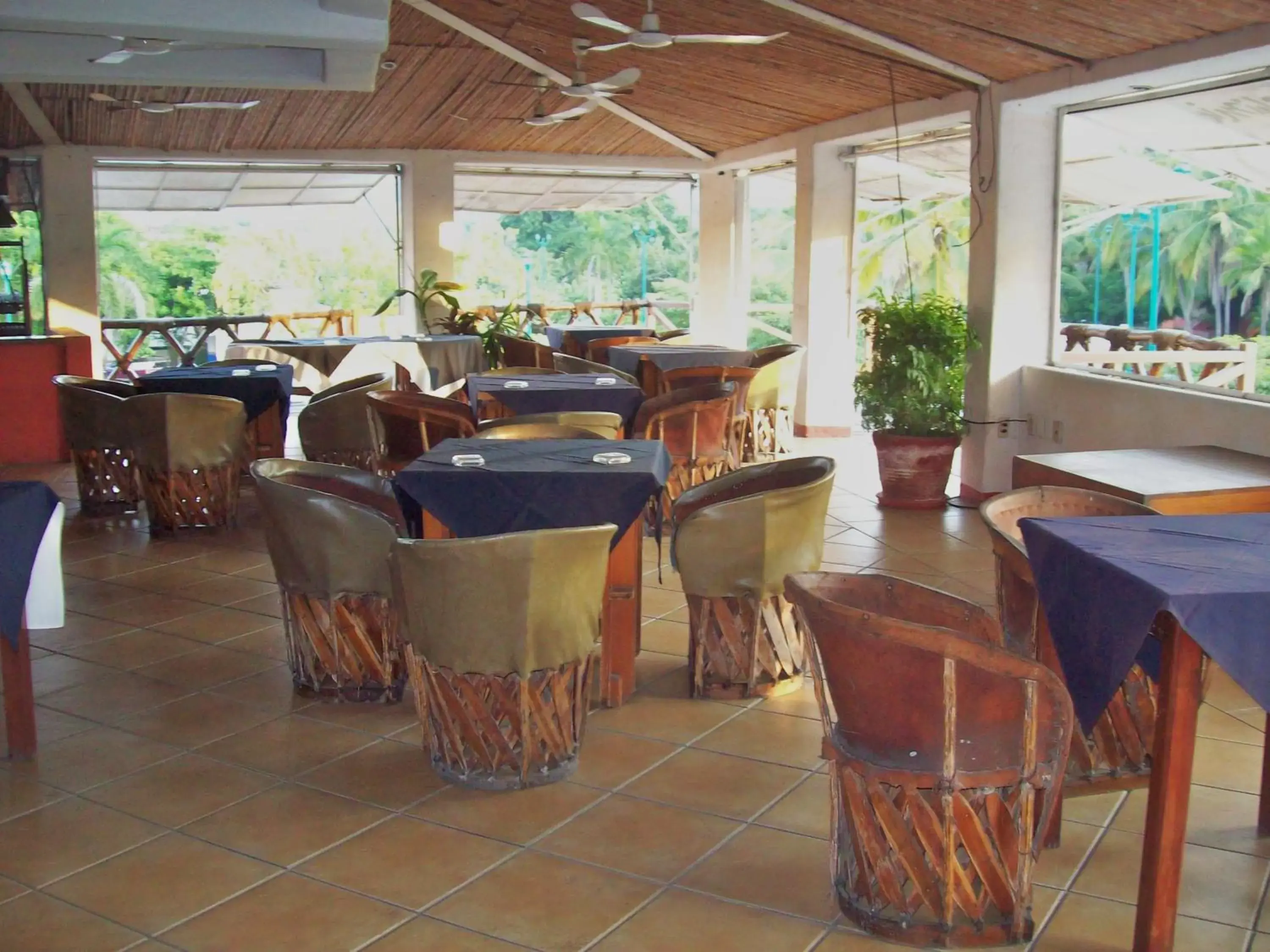 Restaurant/places to eat in Hotel Suites Ixtapa Plaza Restaurant/places to eat in Hotel Suites Ixtapa Plaza