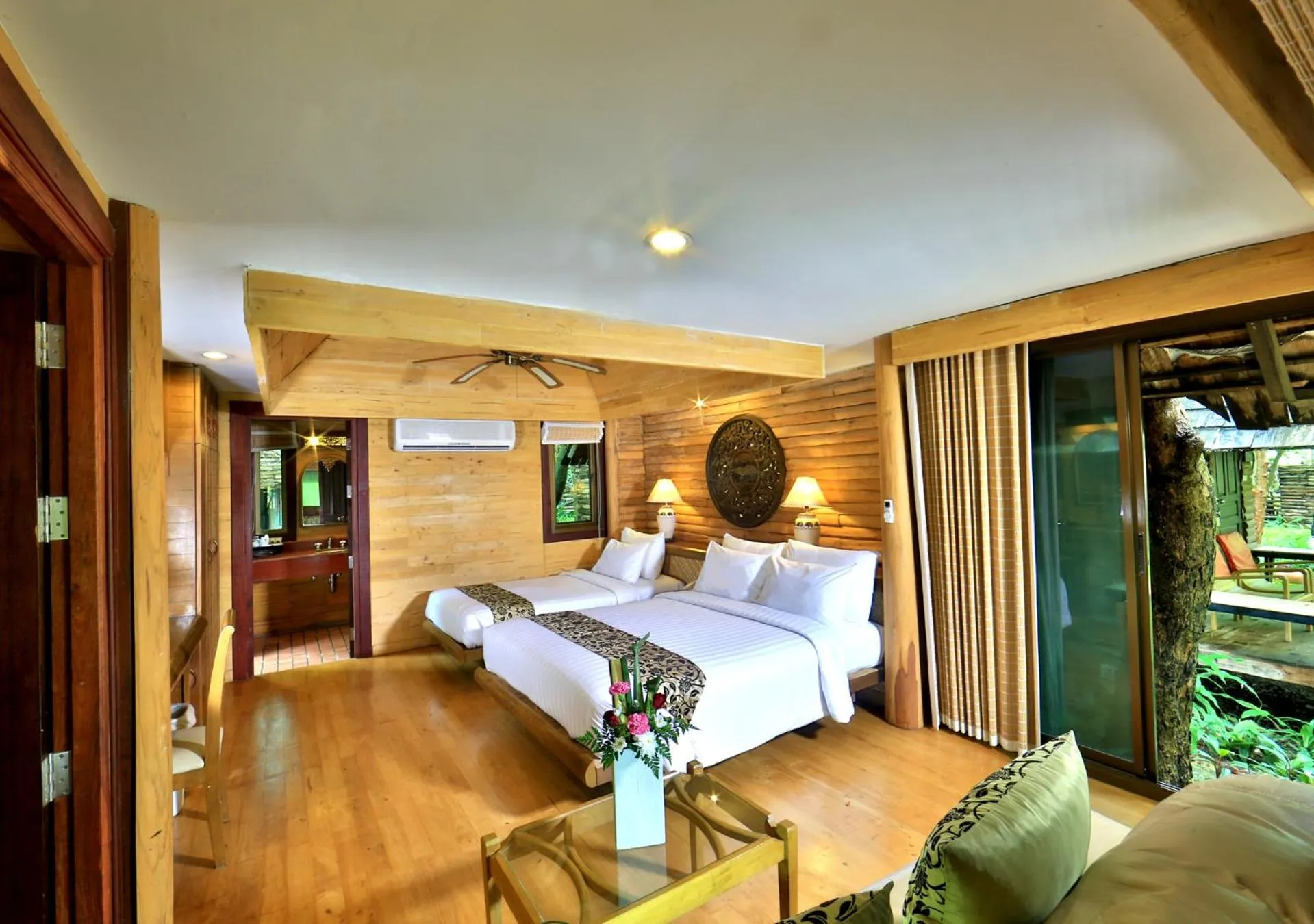Bed in Sunset Park Resort and Spa By SWR