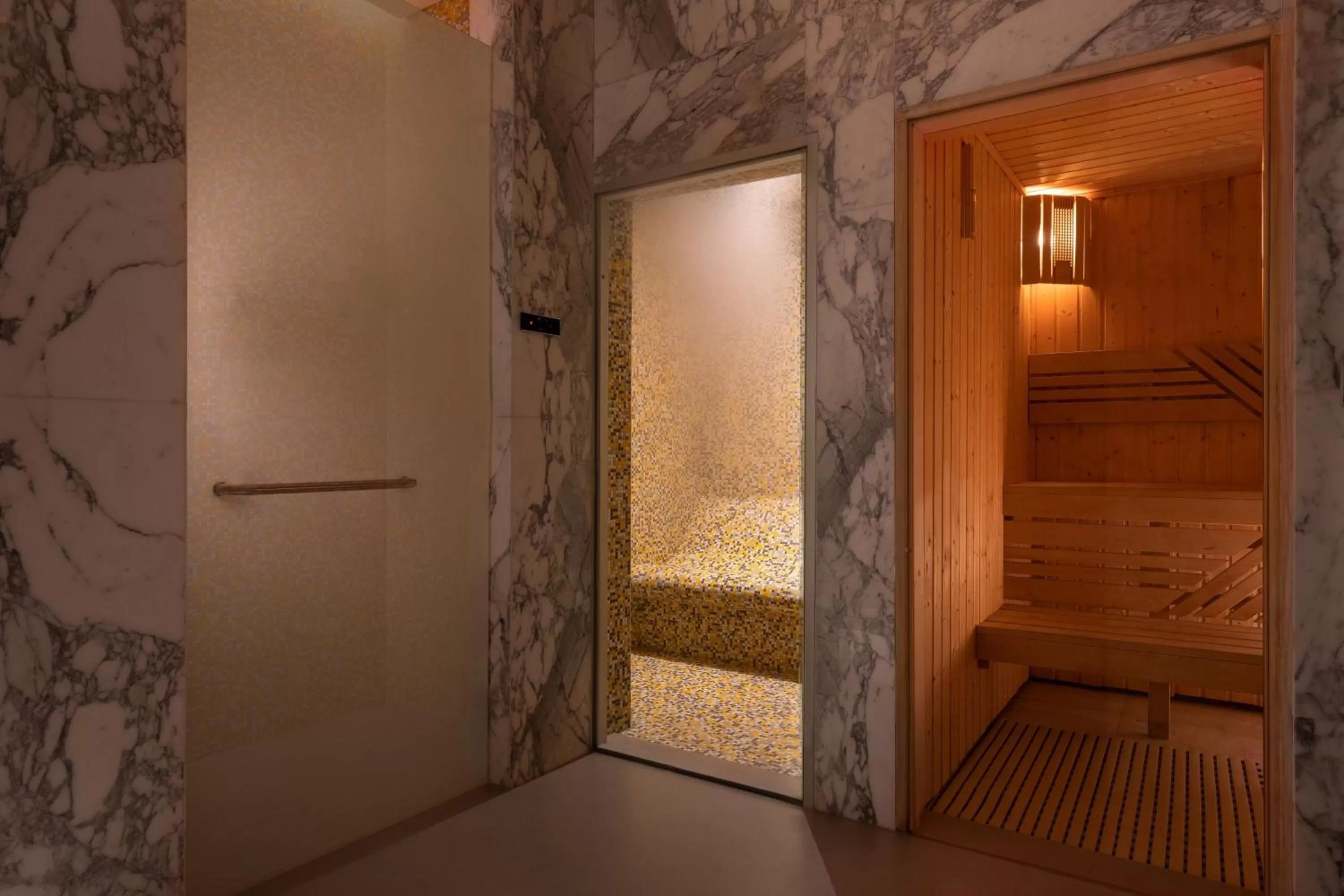 Spa and wellness centre/facilities, Bed in Le Meridien Riyadh