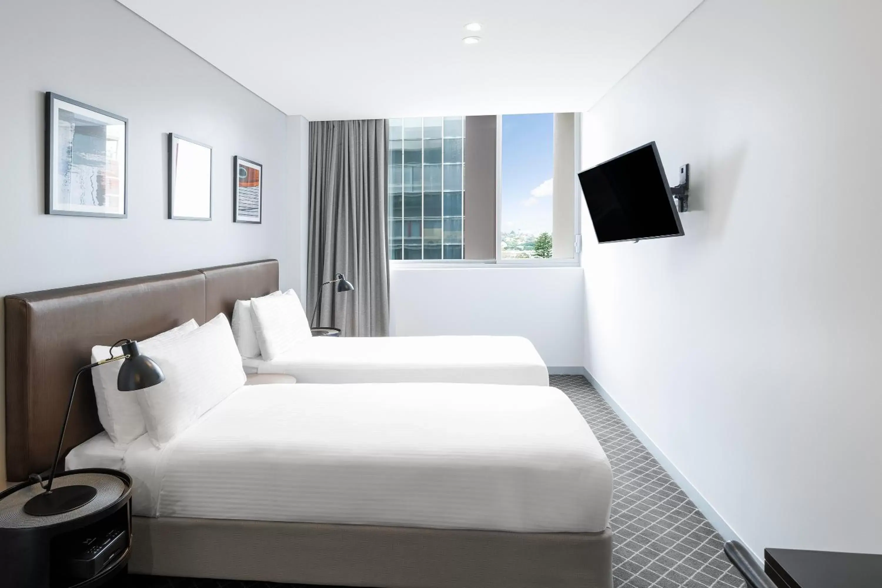 Bed in Holiday Inn & Suites Sydney Bondi Junction, an IHG Hotel