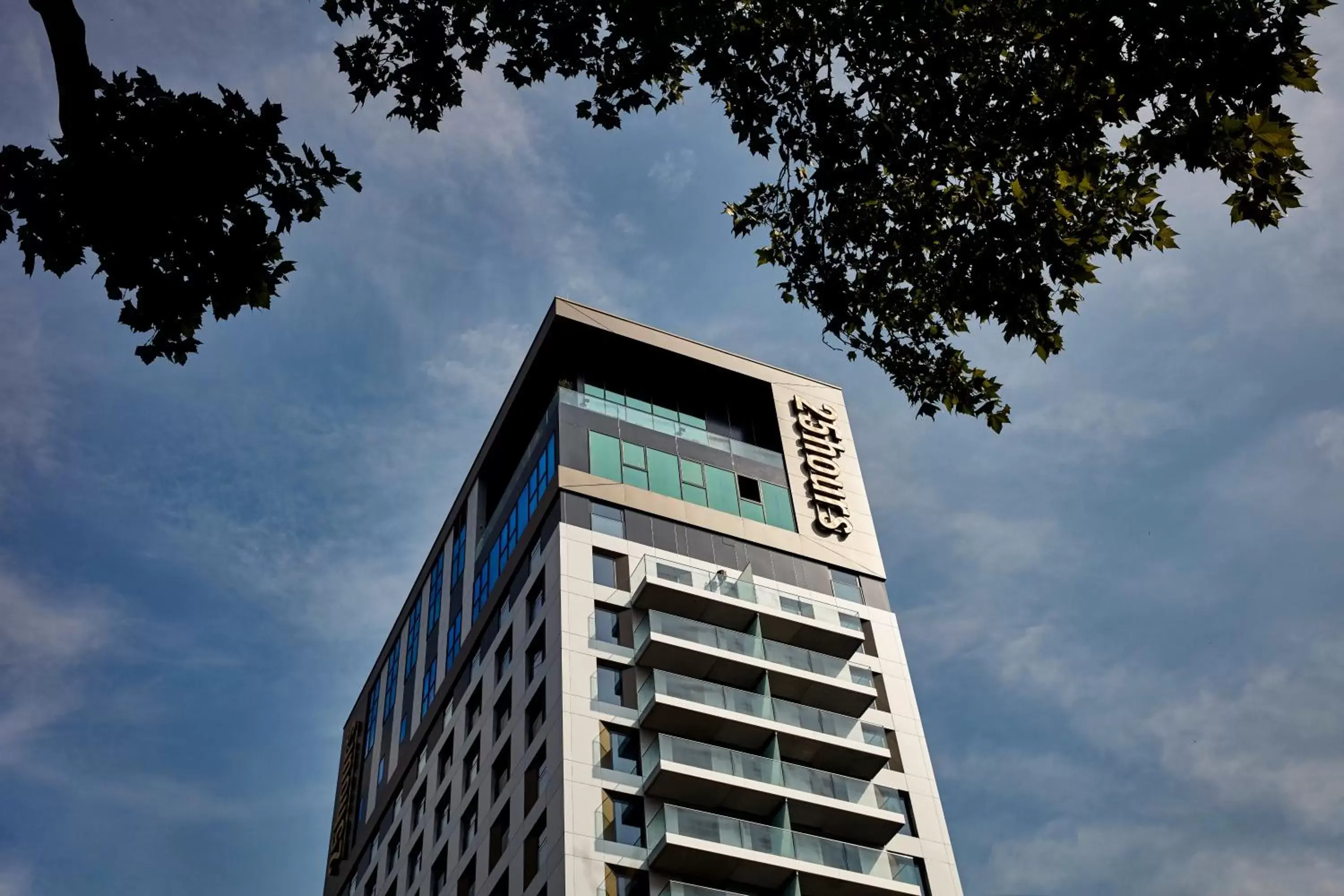 Facade/entrance in 25hours Hotel Das Tour Facade/entrance in 25hours Hotel Das Tour