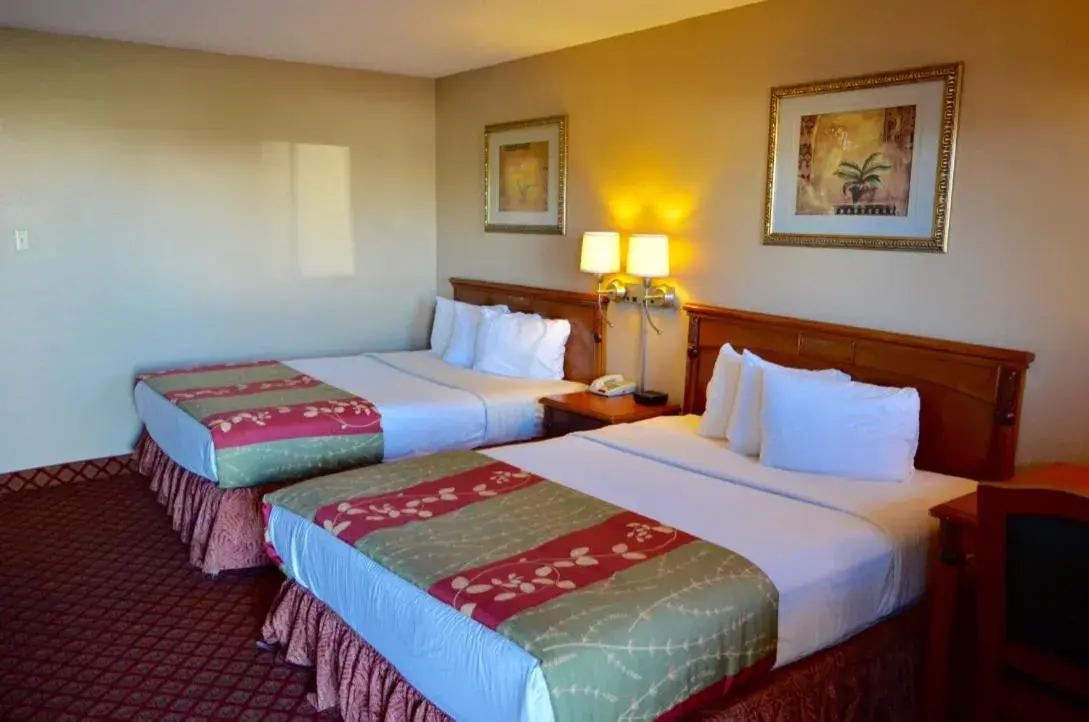 Bed, Room Photo in Americas Best Value Inn - Stephenville