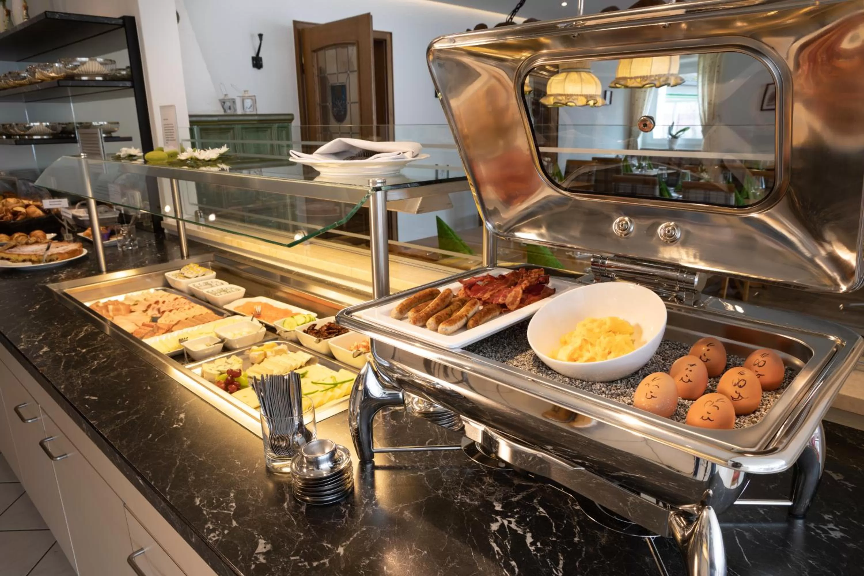 Buffet breakfast in Landhotel Restaurant Huberhof Allershausen