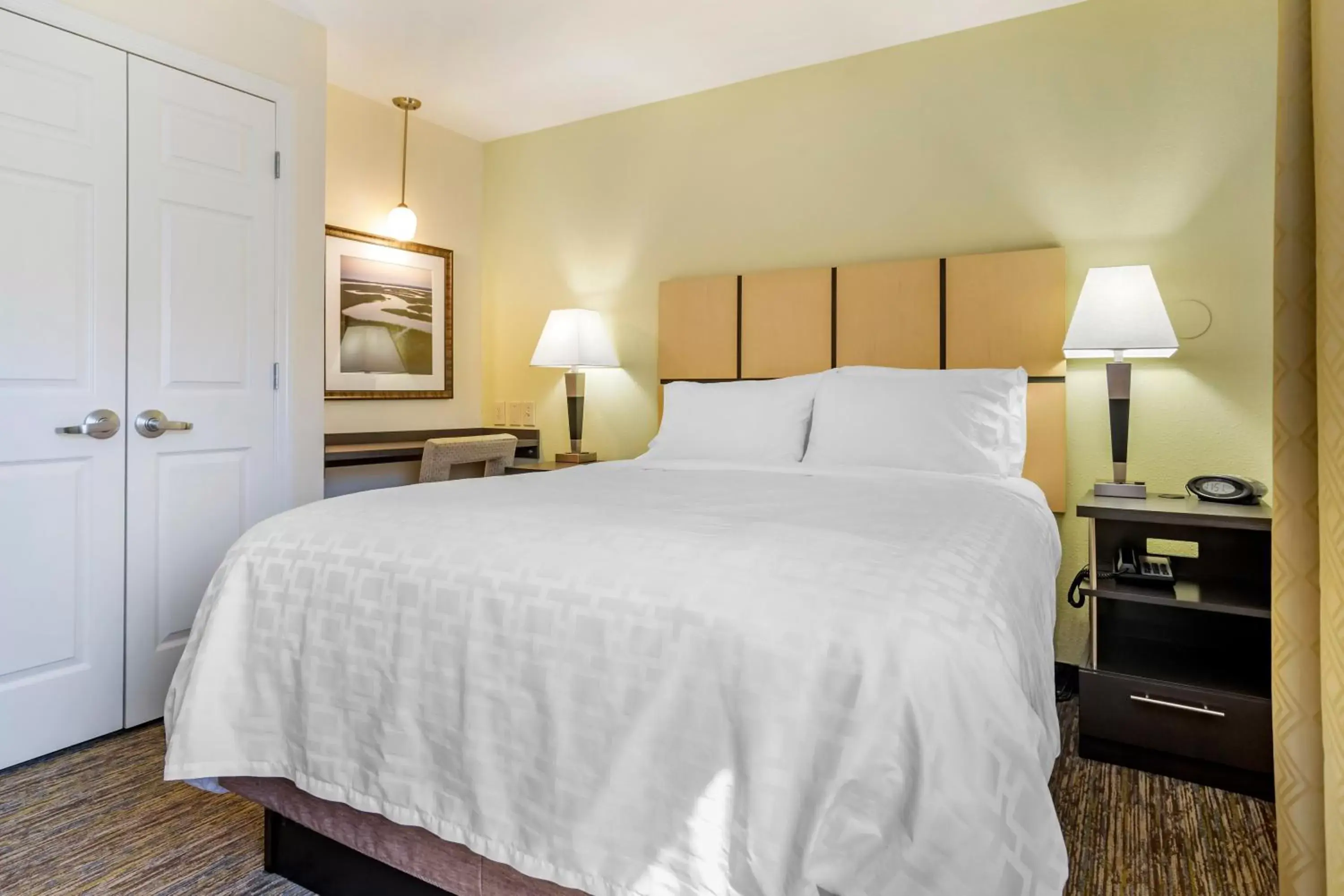 Bedroom, Bed in Candlewood Suites Alabaster by IHG Bedroom, Bed in Candlewood Suites Alabaster by IHG