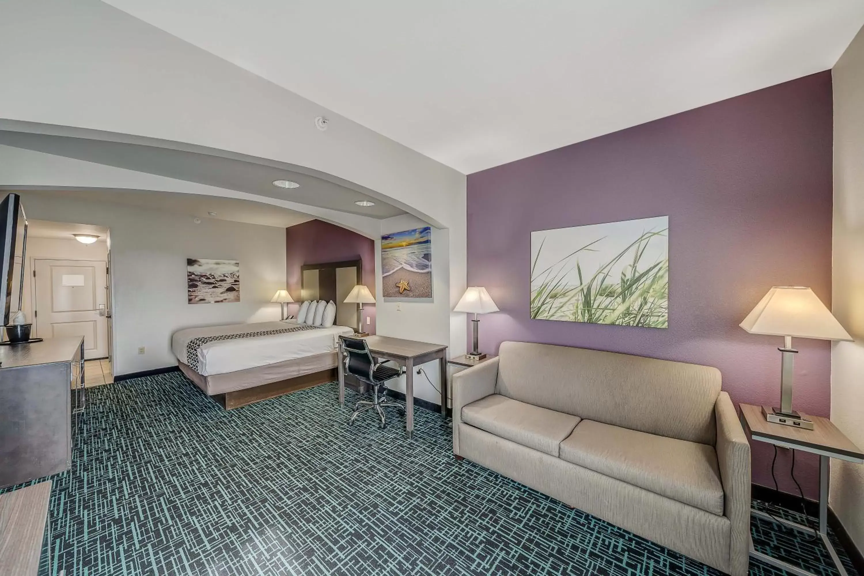 Bedroom, Seating Area in La Quinta by Wyndham PCB Pier Park area