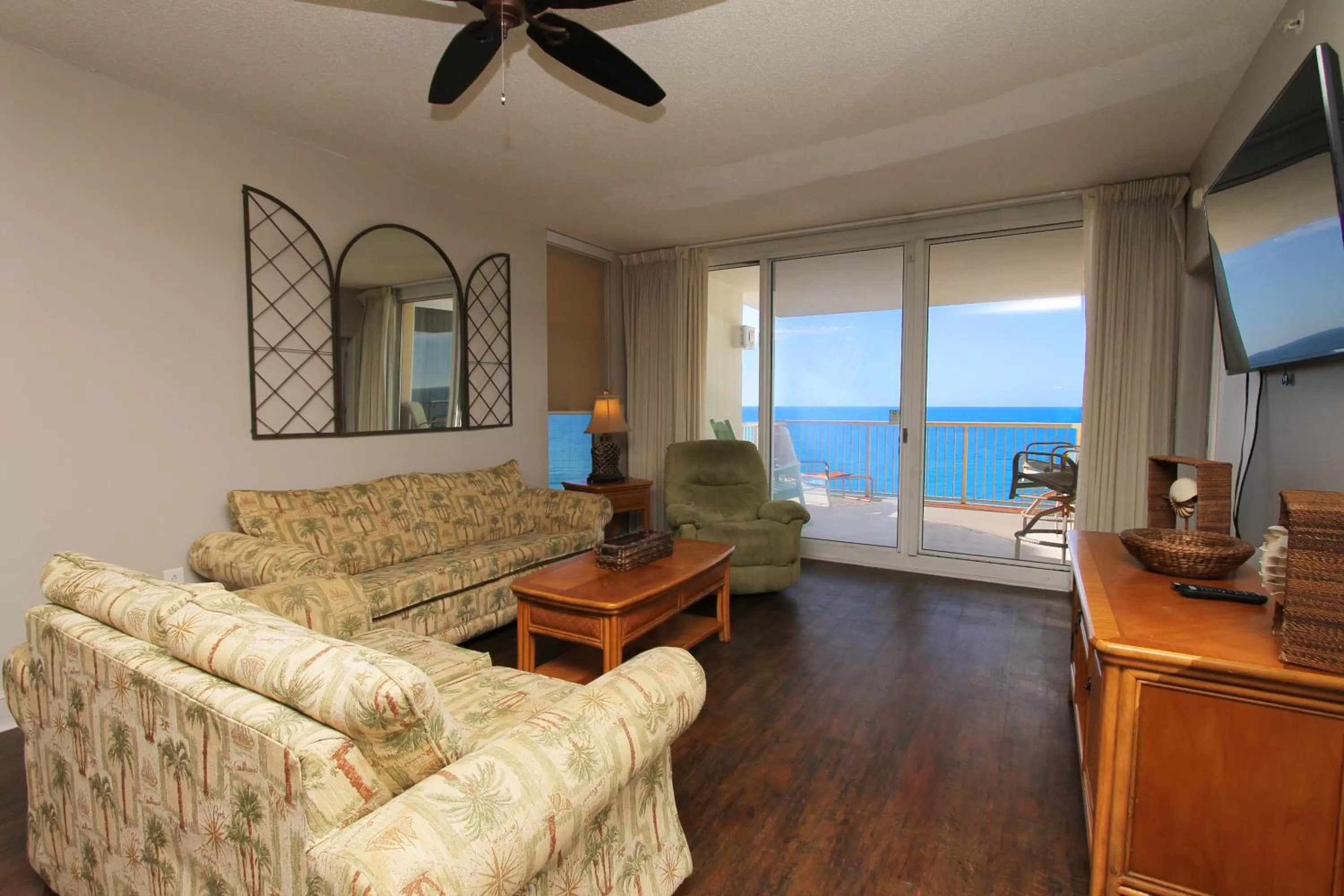 Living room, Seating Area in Majestic Beach Resort, Panama City Beach, Fl