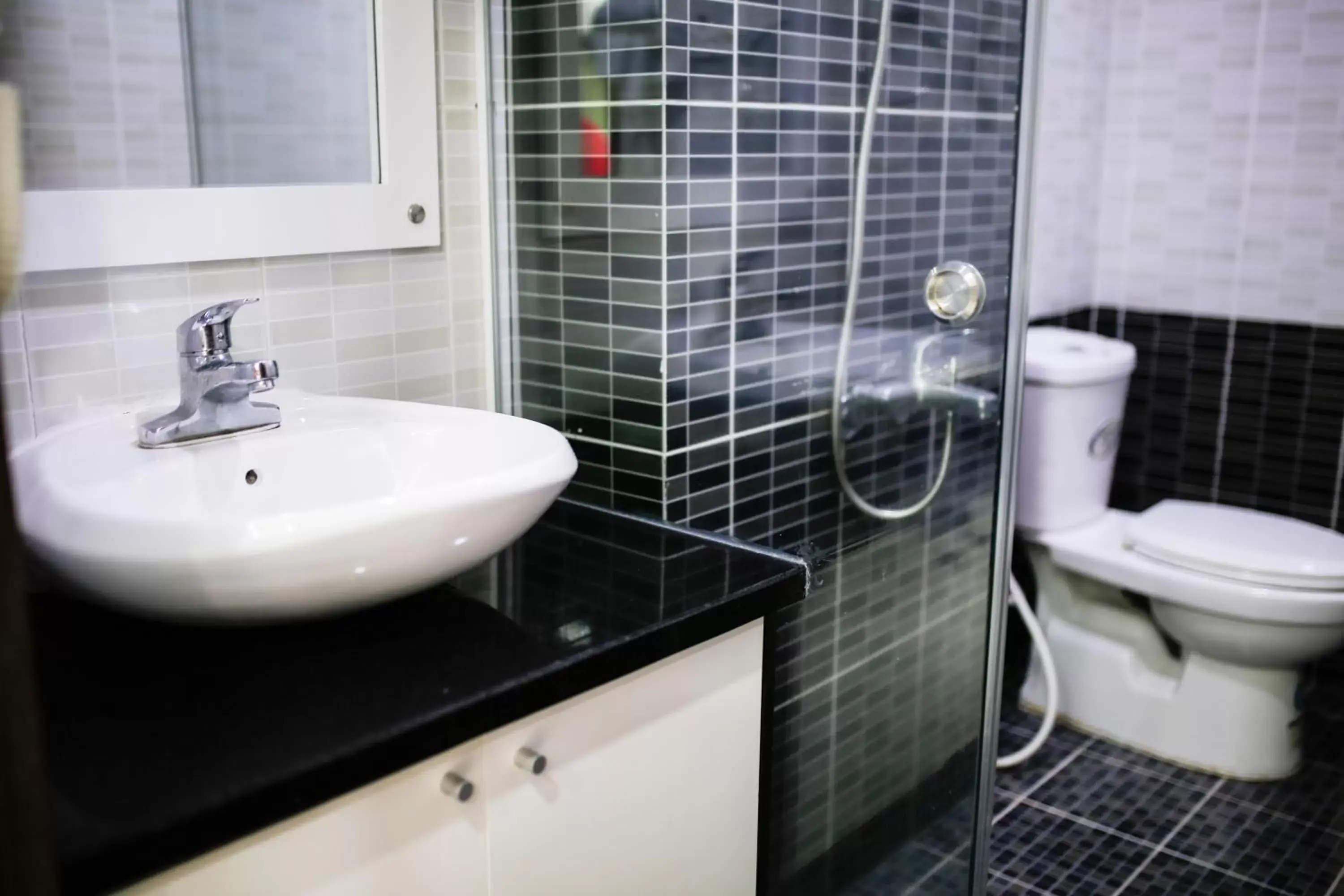 Shower, Bathroom in Gold Ocean Apartment