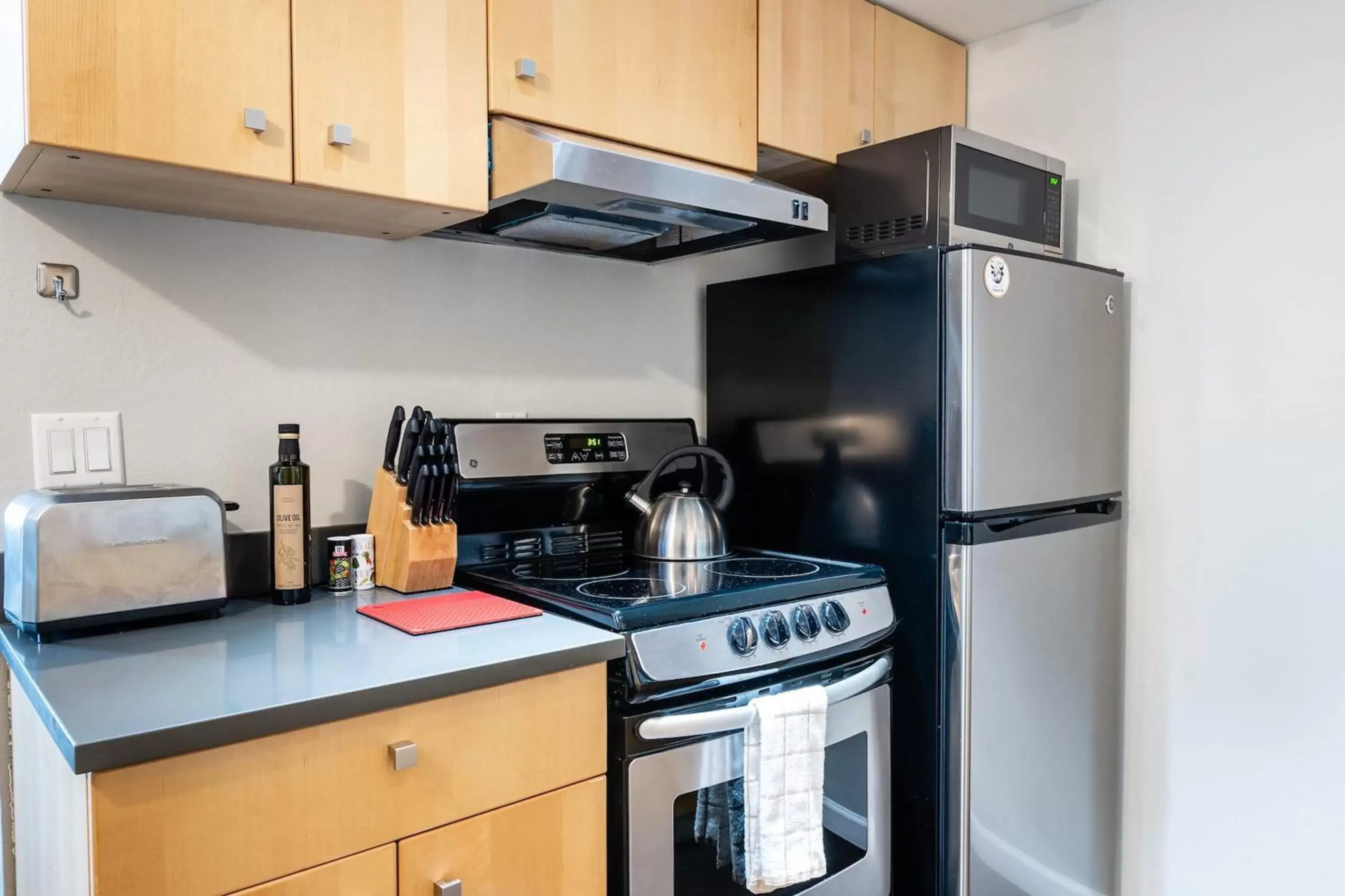 Kitchen or kitchenette, Kitchen/Kitchenette in Kasa The Oxford Apartments Seattle