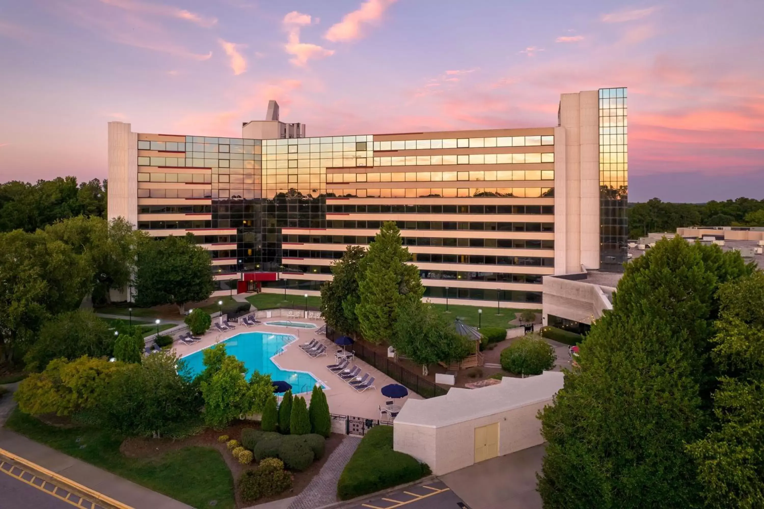 Property building, Pool View in Sheraton Imperial Hotel Raleigh-Durham Airport at Research Triangle Park