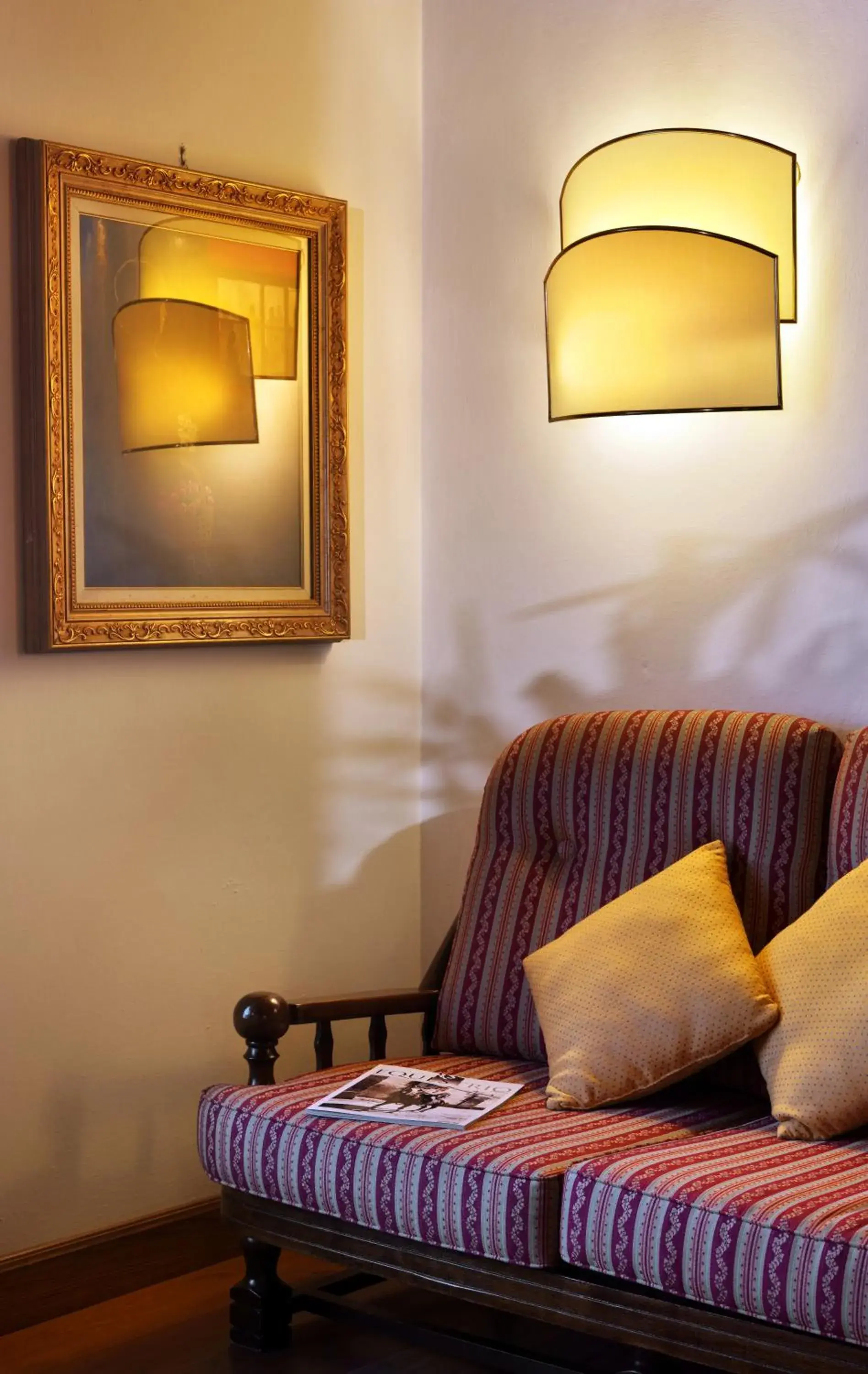 Communal lounge/ TV room, Seating Area in Hotel De La Poste