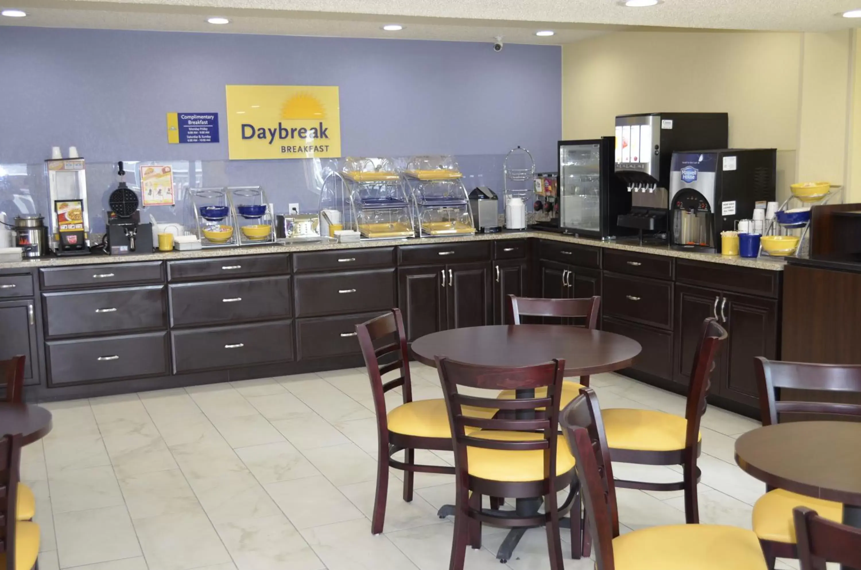 Continental breakfast, Restaurant/Places to Eat in Days Inn by Wyndham Charles Town