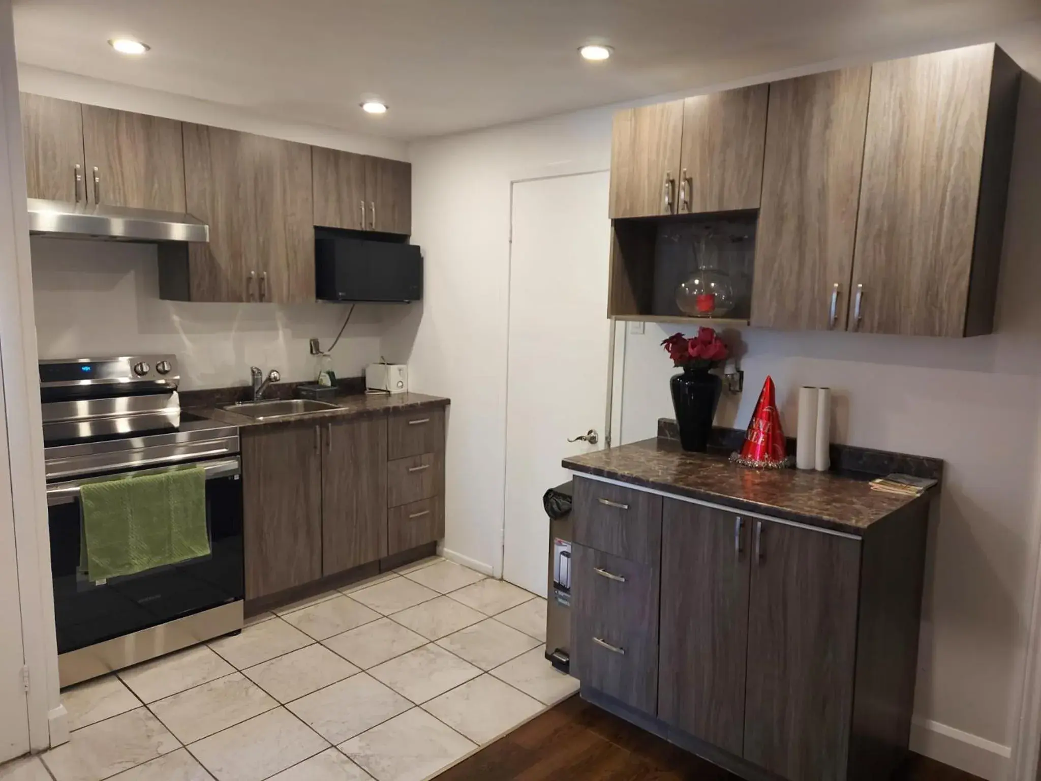 Kitchen/Kitchenette in Auberge Motel LA RÉFÉRENCE