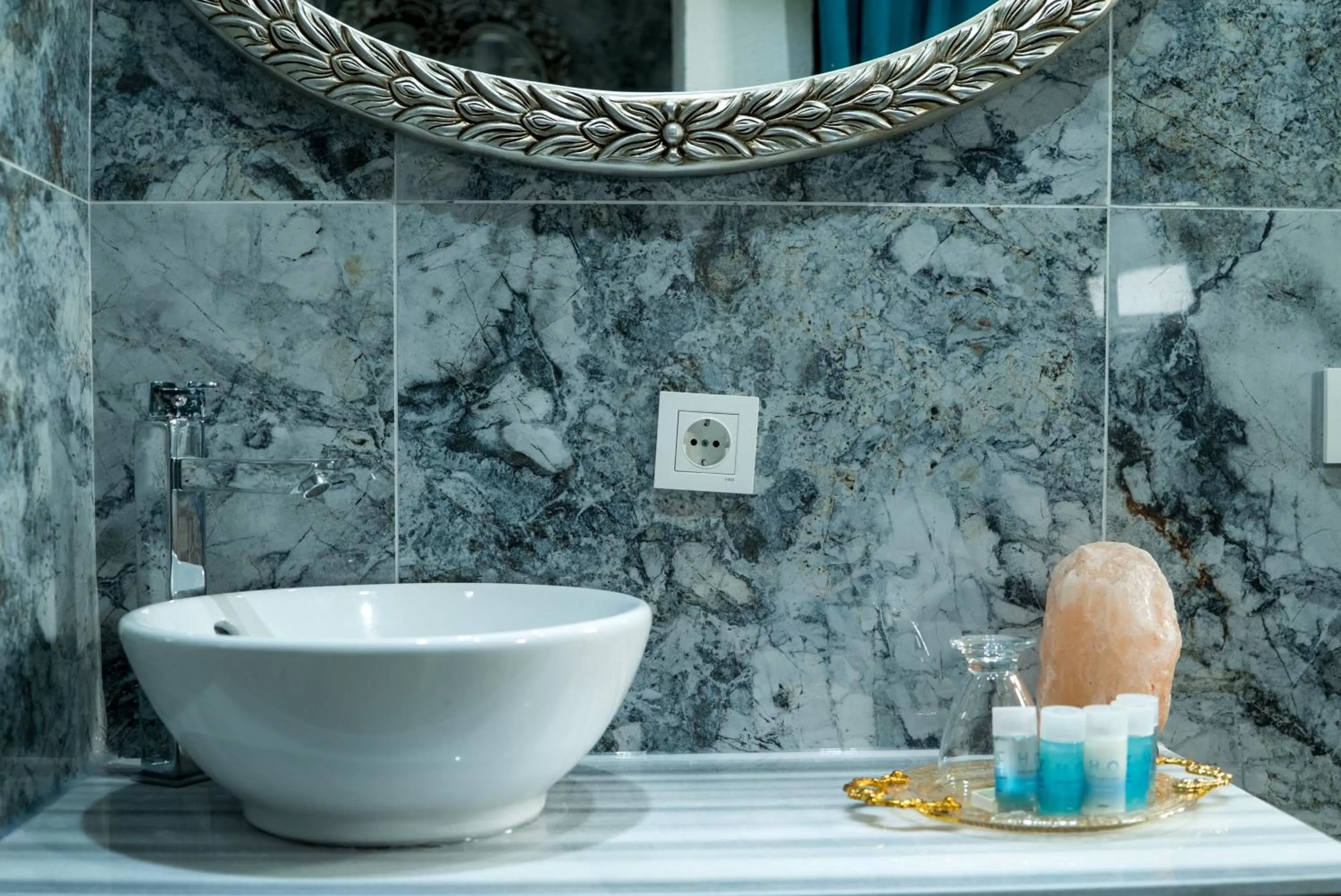 Toilet in Taksim Yazıcı Residence