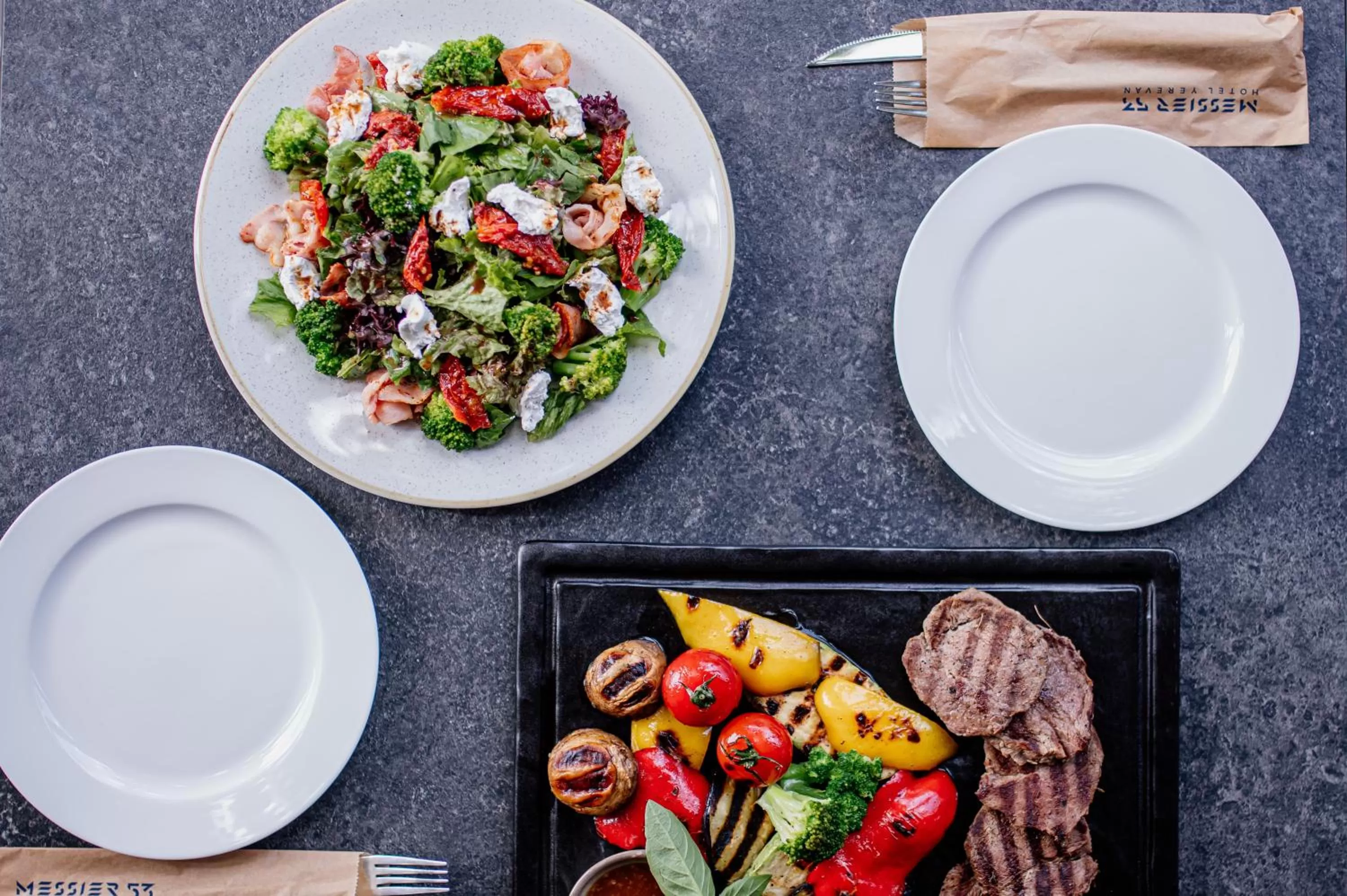 Restaurant/places to eat in Messier 53 Hotel Yerevan