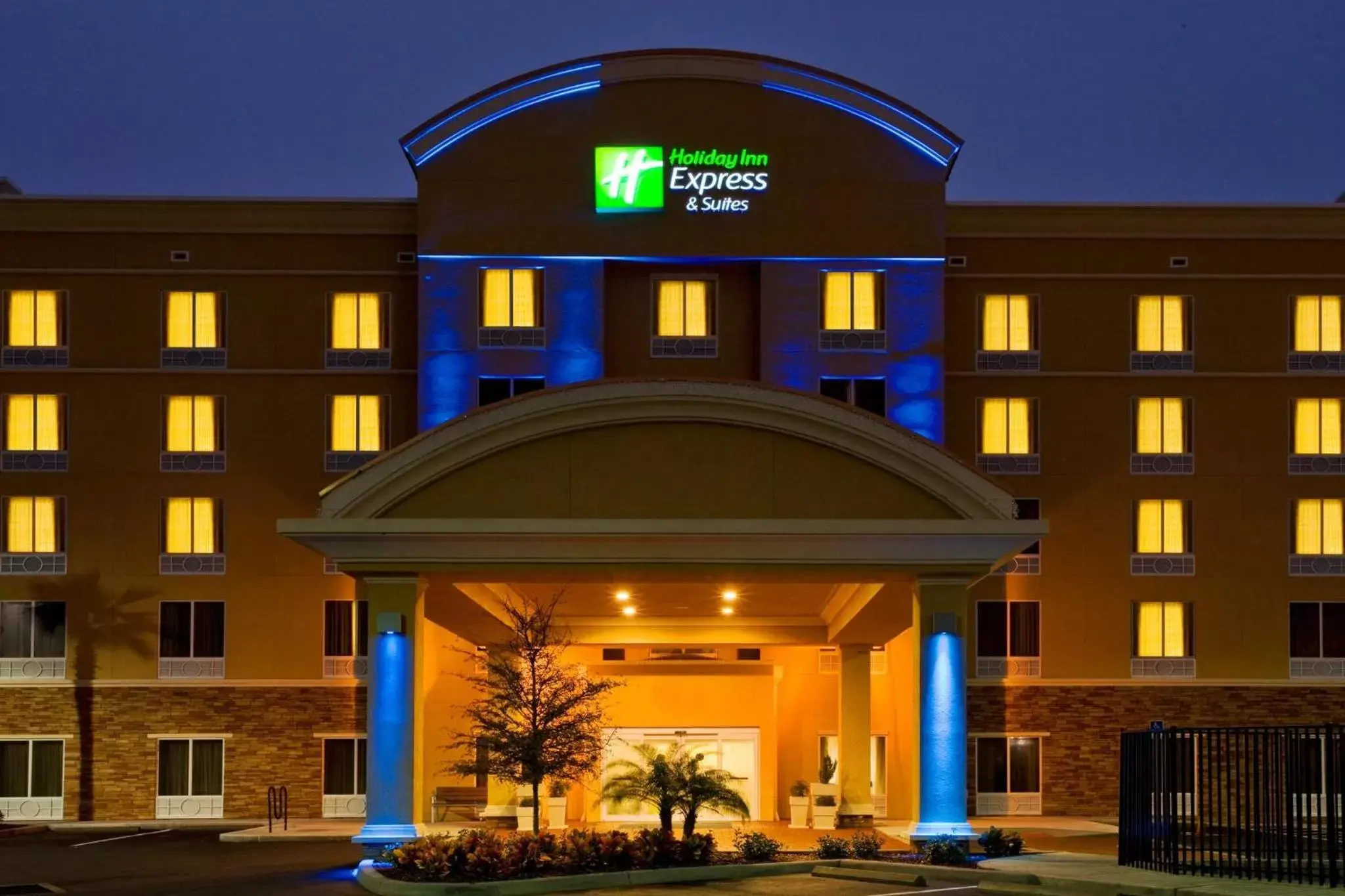 Property Building in Holiday Inn Express Hotel & Suites Largo-Clearwater, an IHG Hotel