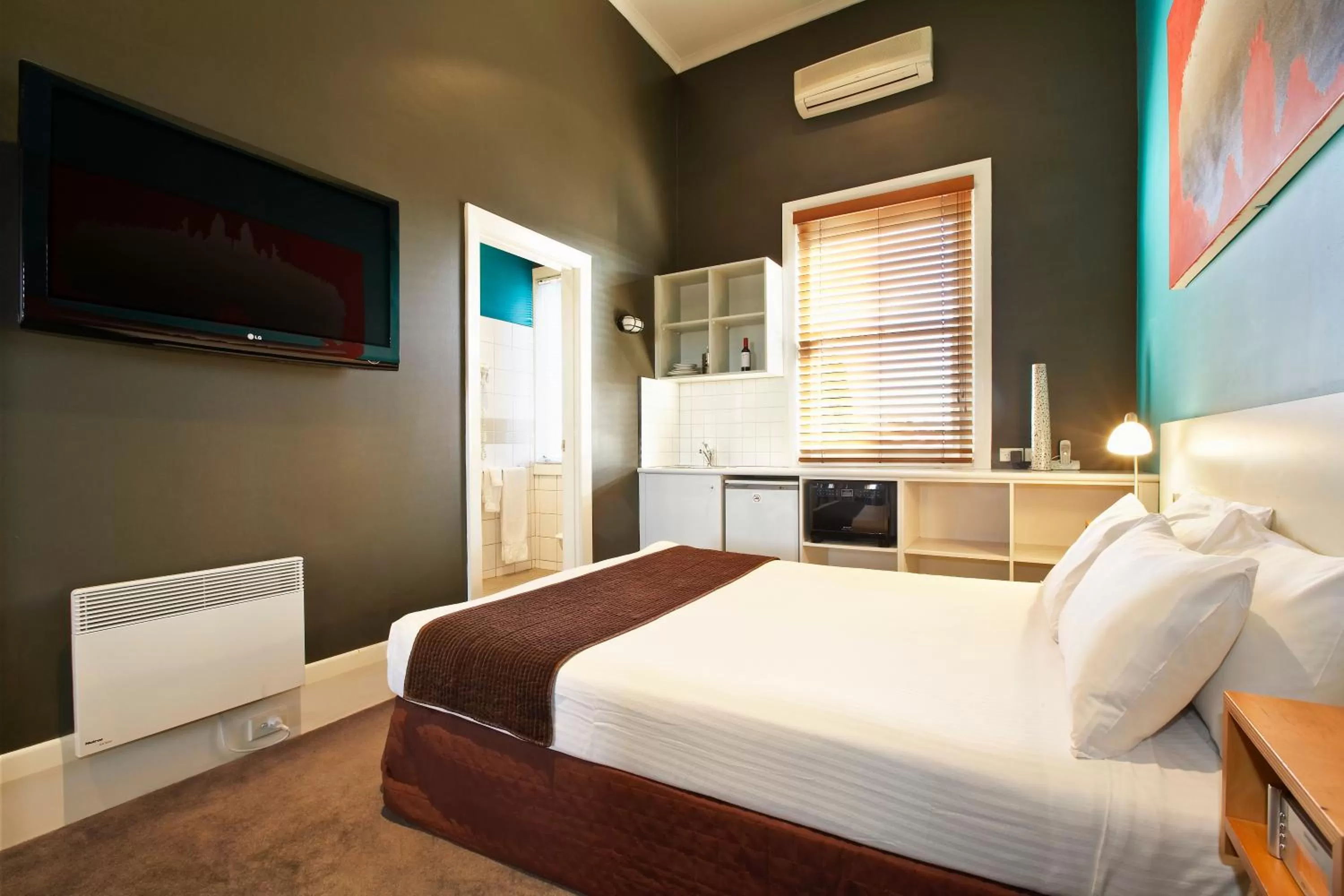 Bed in Tolarno Hotel