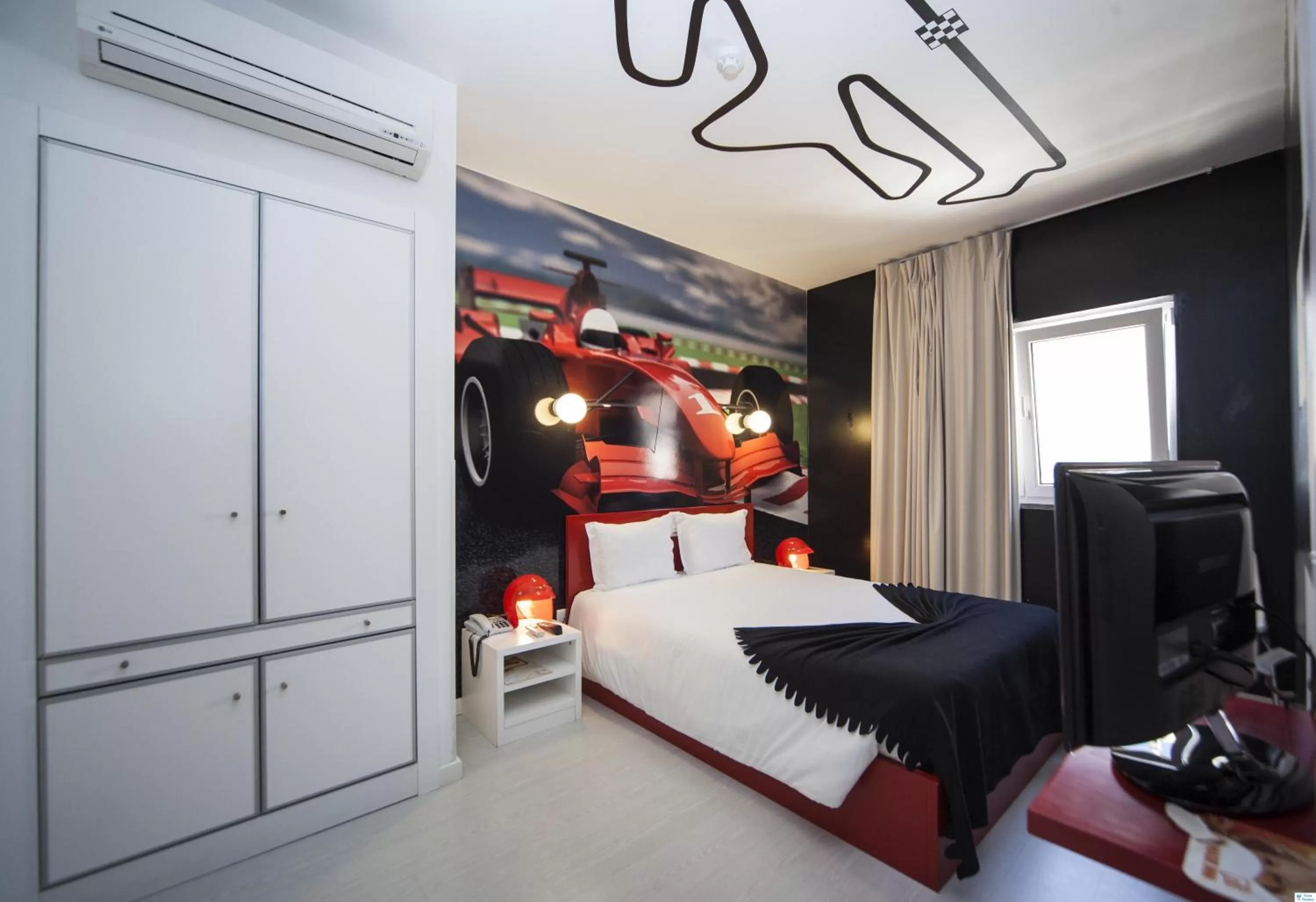 Photo of the whole room, Bed in Hotel Made Inn