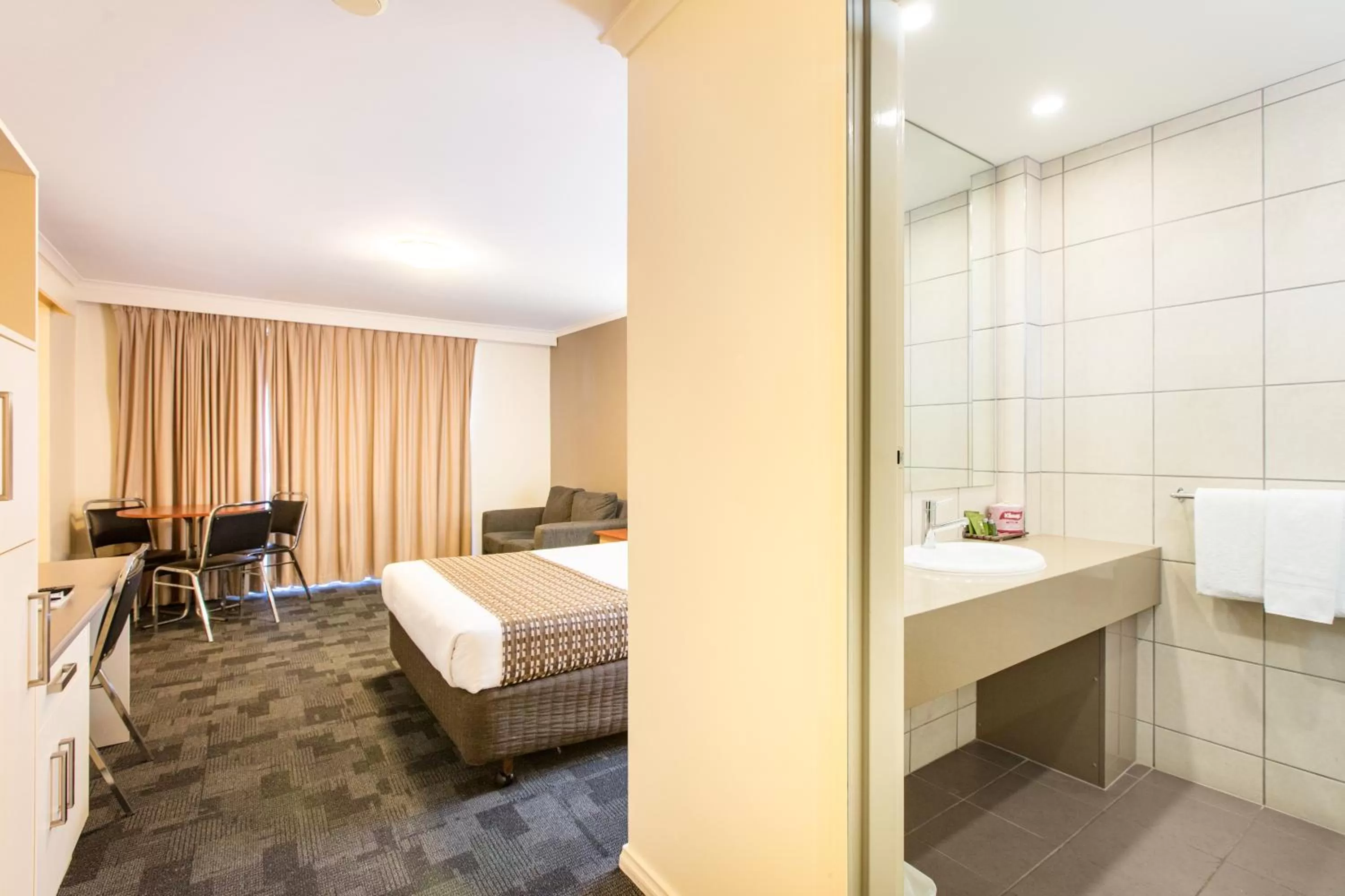 Bed in Mildura Inlander Resort