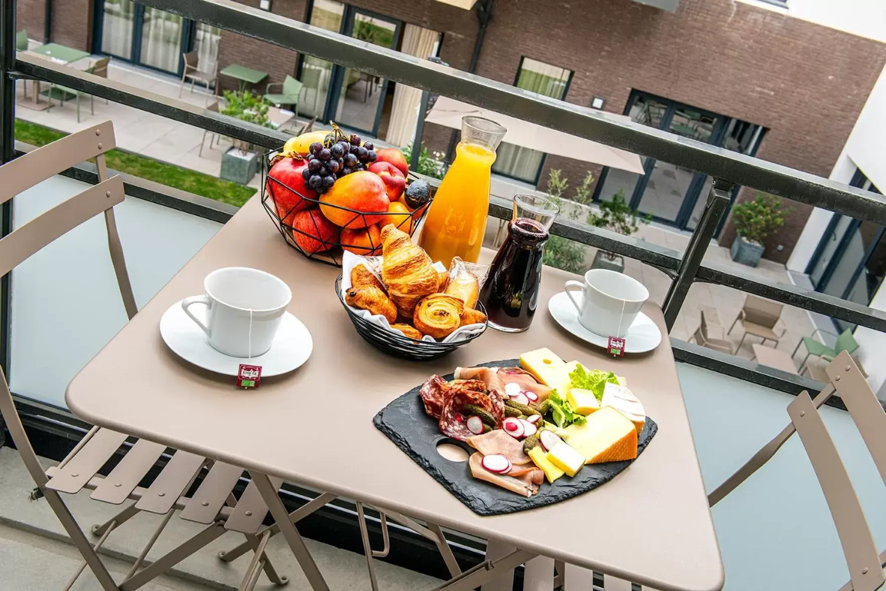 Balcony/Terrace in Résidence services seniors Les Boréales