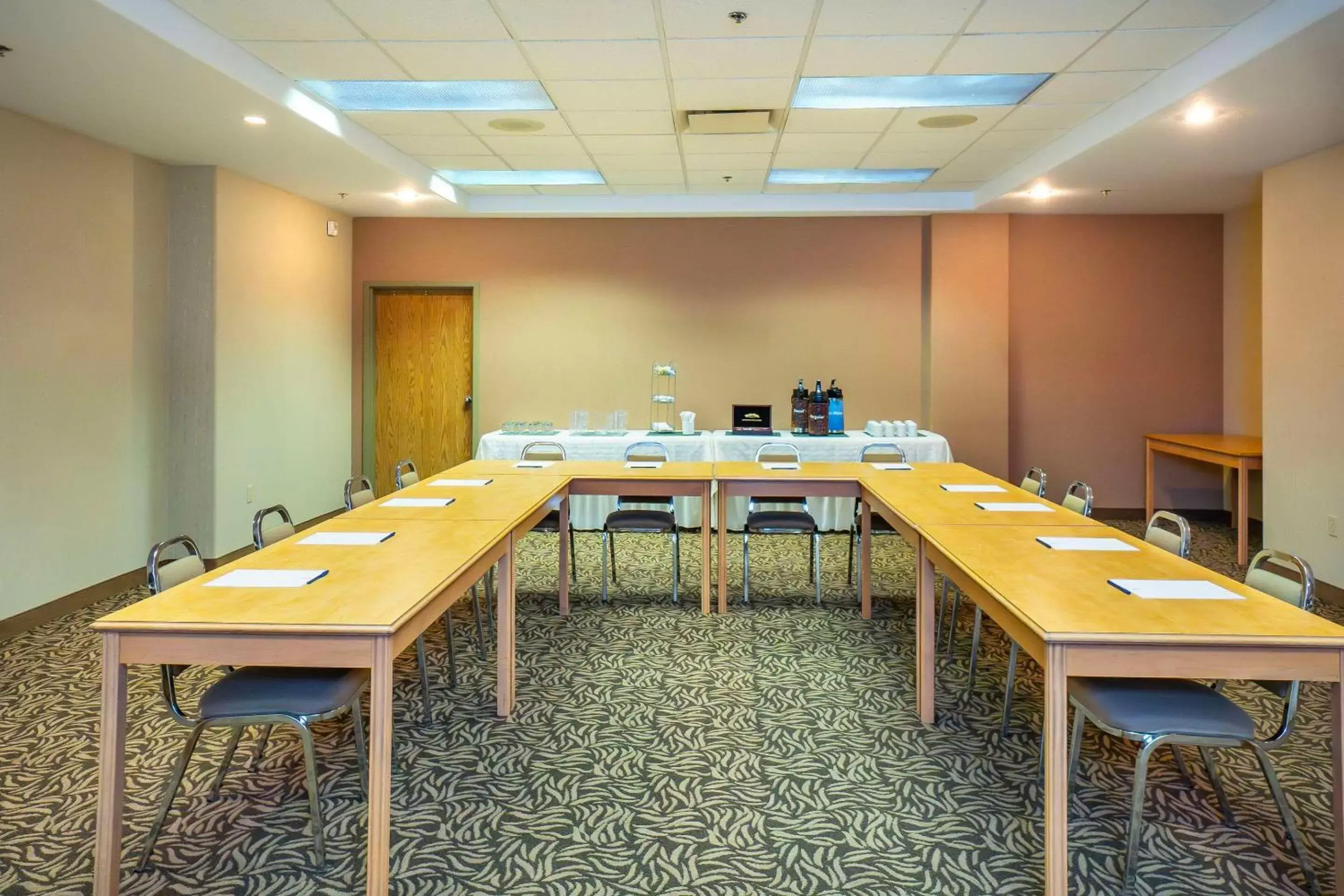 Meeting/conference room in Comfort Inn & Suites Salmon Arm