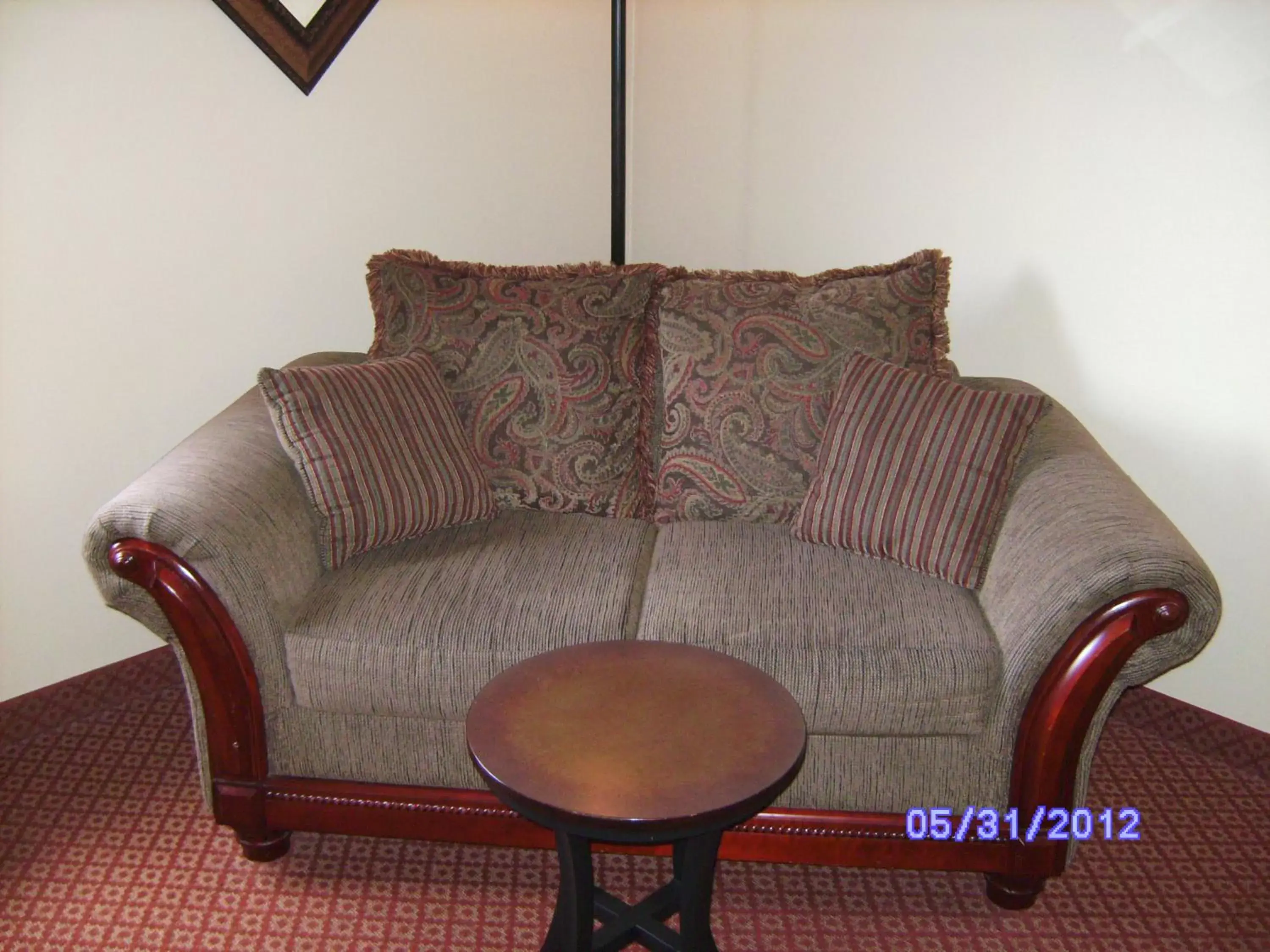 Seating Area in All American Inn & Suites Branson