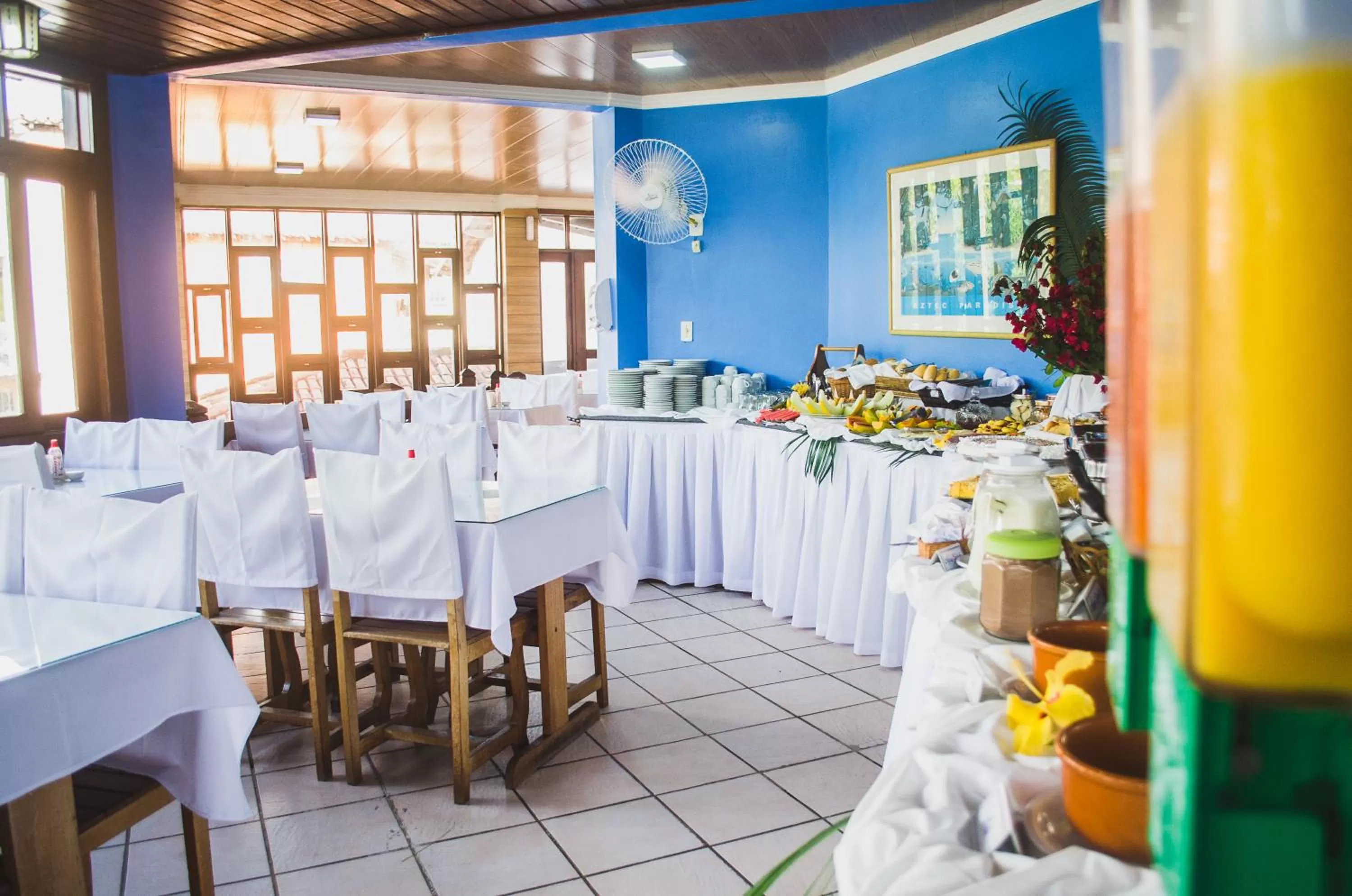 Buffet breakfast in Hotel Porto das Ancoras