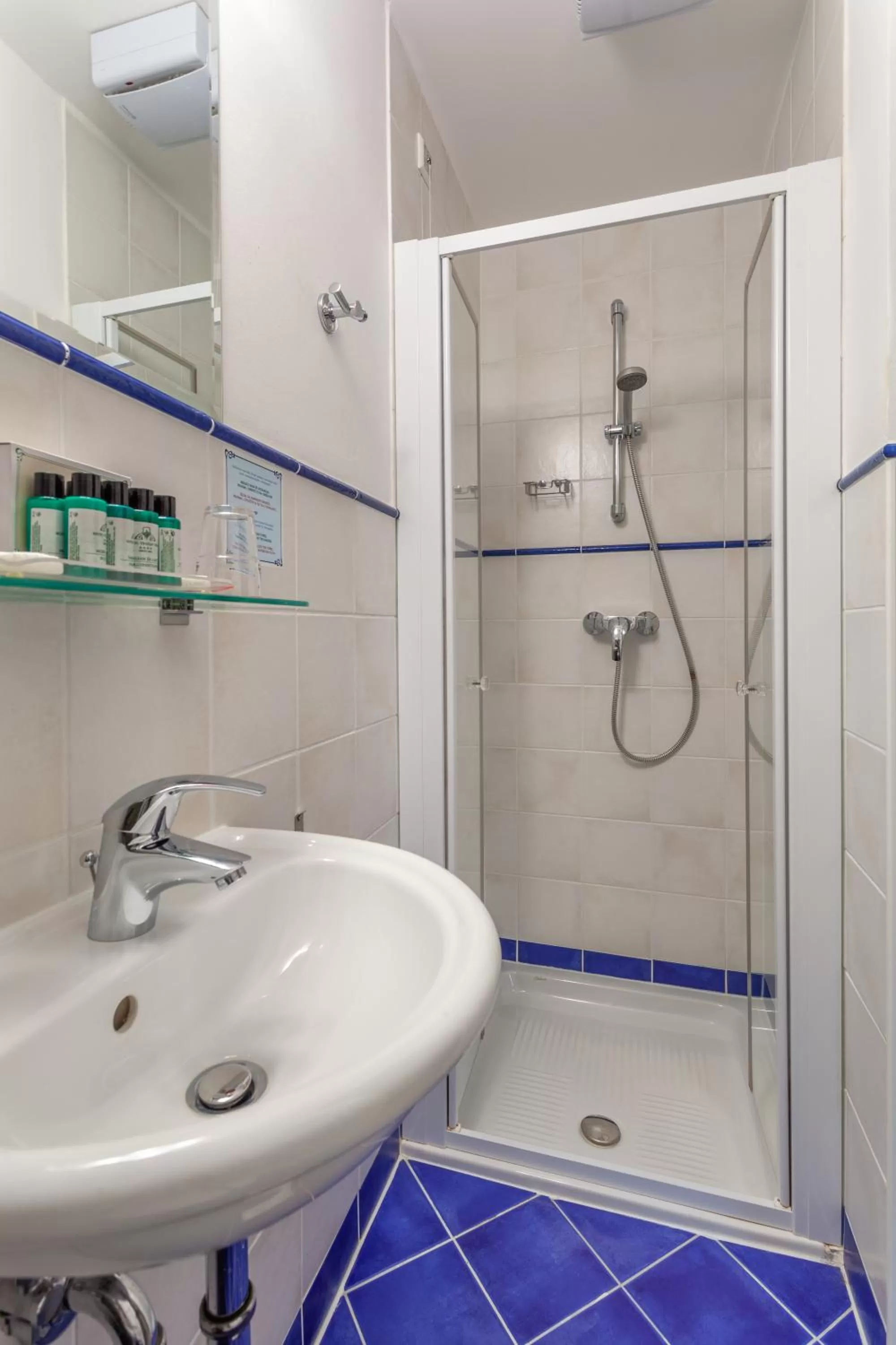 Bathroom in Hotel Triglav