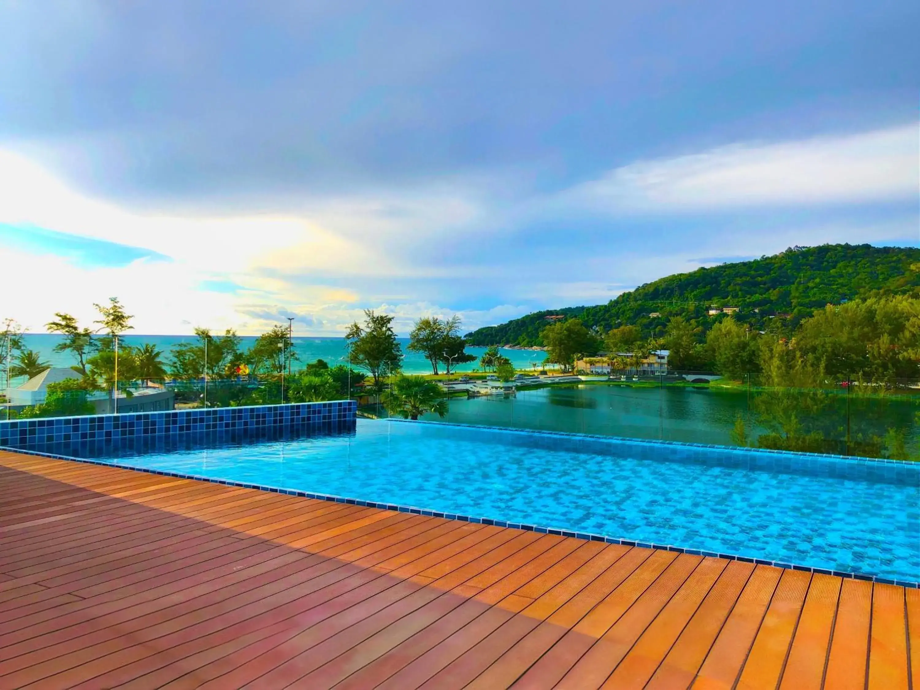 Swimming Pool in Phoenix Hotel Karon Beach