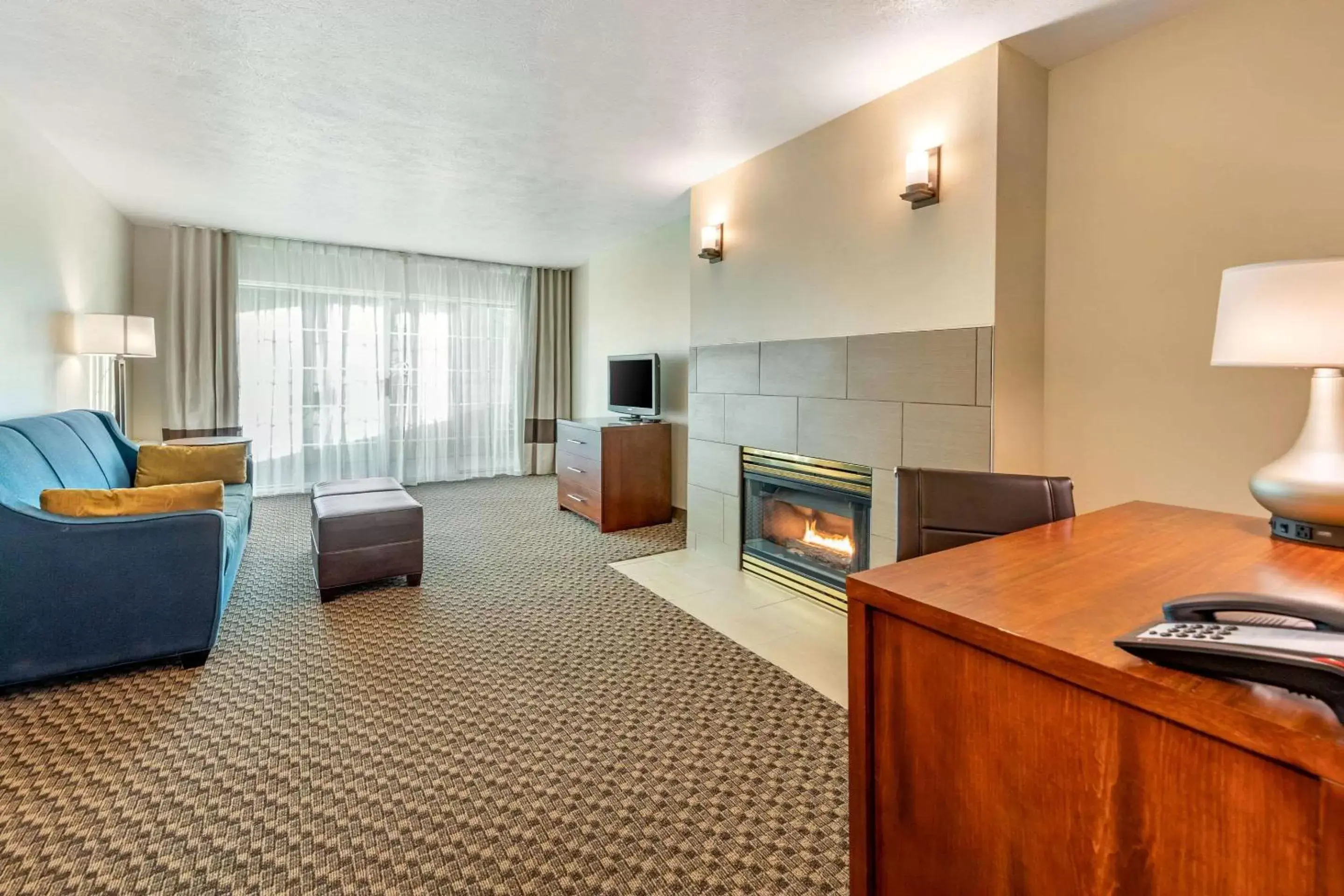 Photo of the whole room, Seating Area in Comfort Inn & Suites Lancaster Antelope Valley