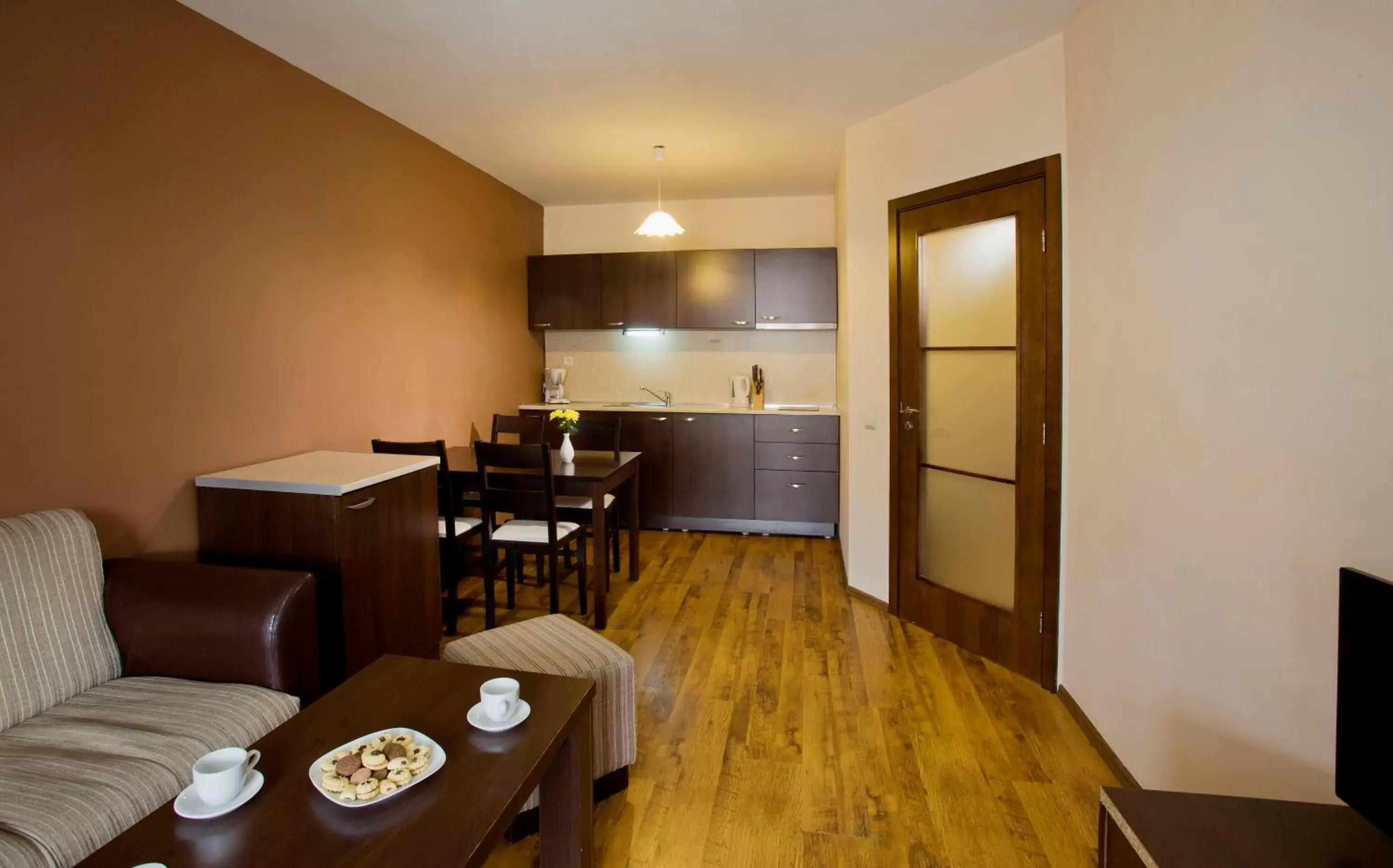 Living room, Kitchen/Kitchenette in Hotel Casa Karina Bansko - Half Board & All Inclusive