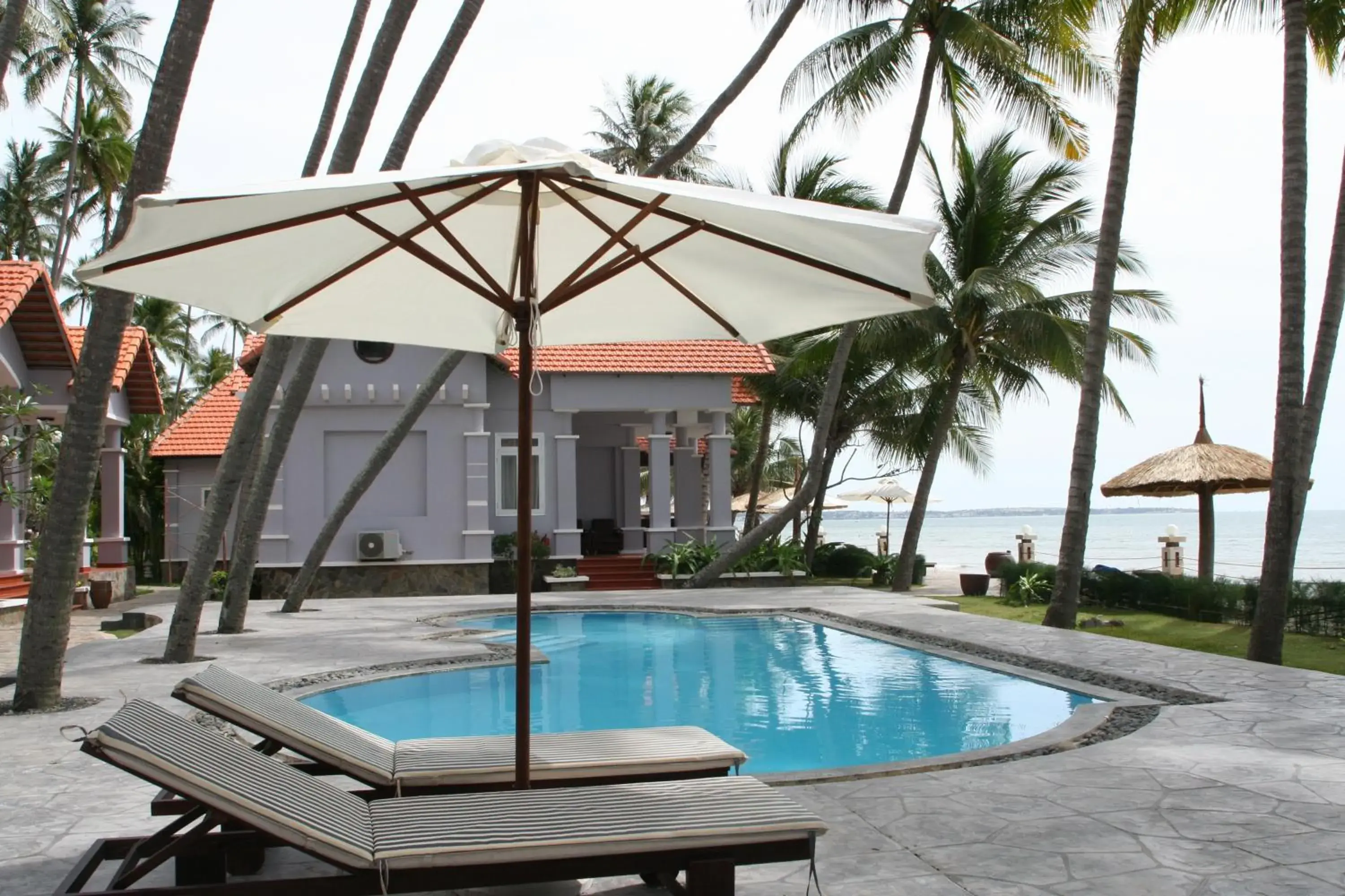 Swimming pool in Muine Century Beach Resort & Spa Swimming pool in Muine Century Beach Resort & Spa