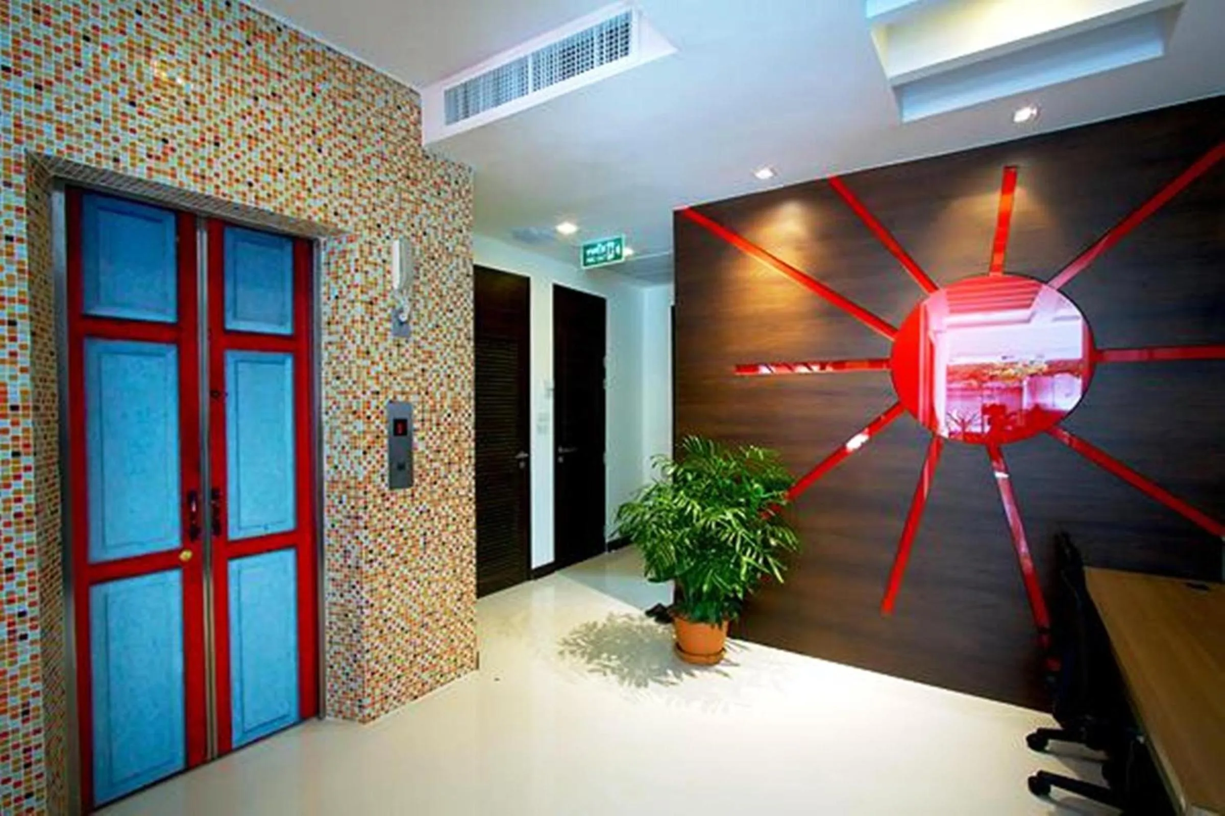 Decorative detail in Ds67 Suites