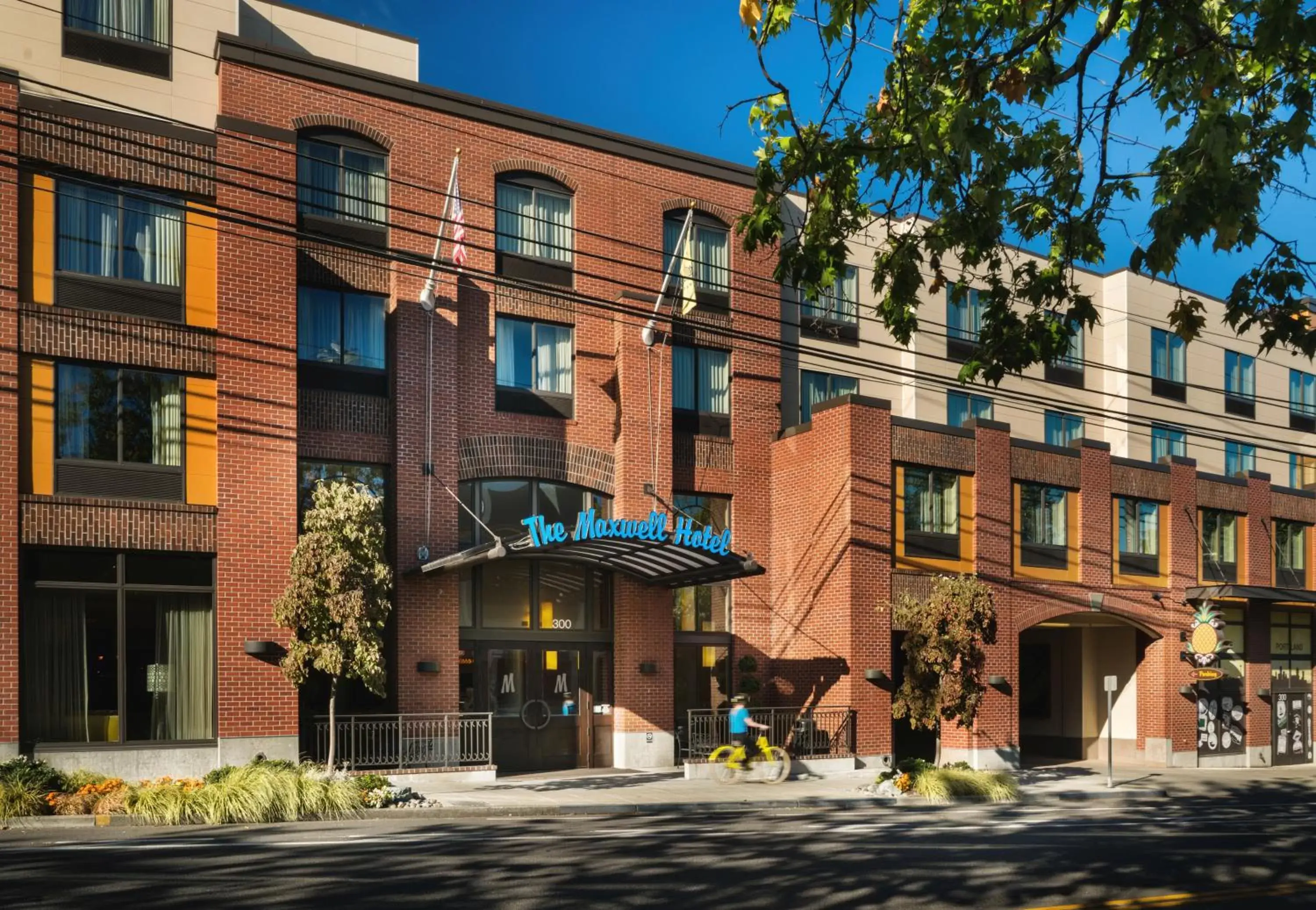 Facade/entrance, Property Building in Staypineapple, The Maxwell Hotel, Seattle Center Seattle