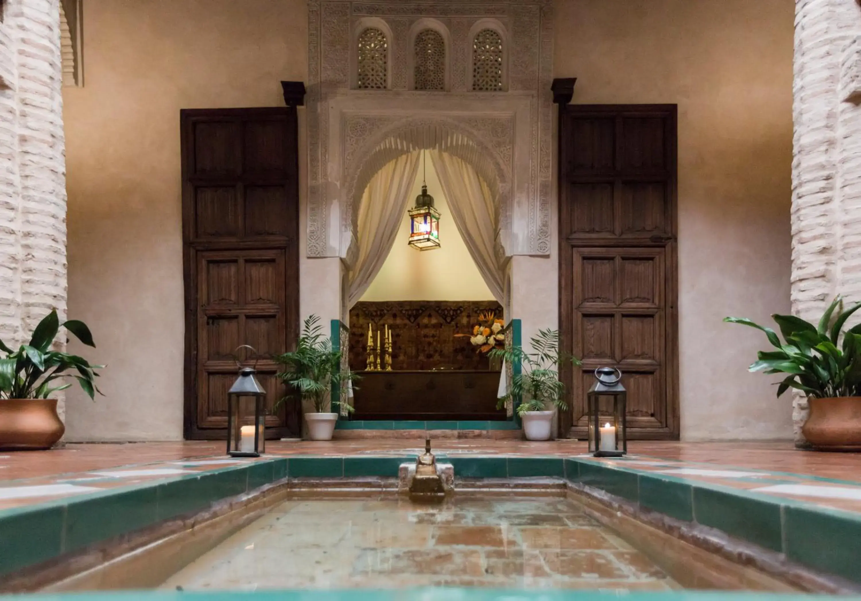 Facade/entrance, Swimming Pool in Hotel Casa Morisca