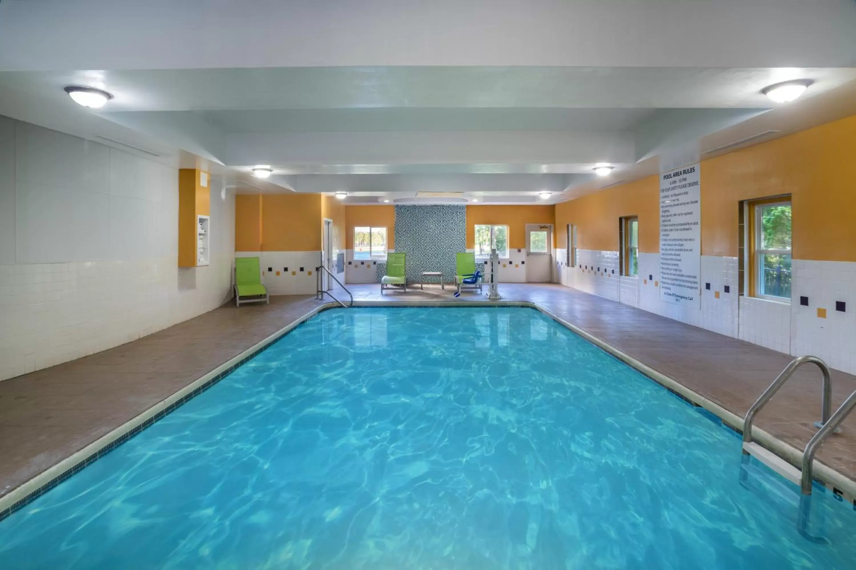 Swimming Pool in Holiday Inn Express Hotel & Suites Hinesville, an IHG Hotel