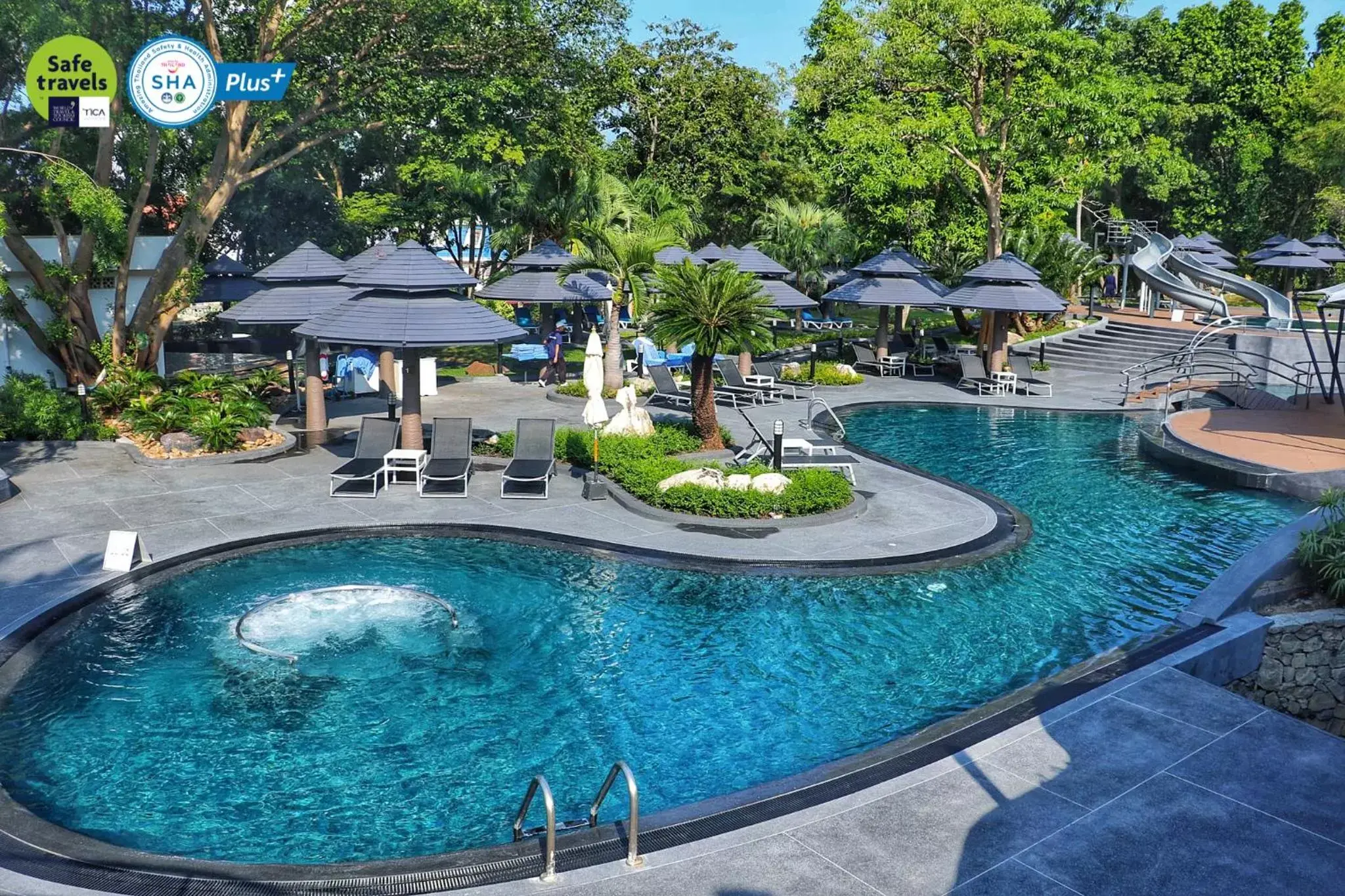 Swimming pool, Pool View in Royal Cliff Beach Hotel Pattaya