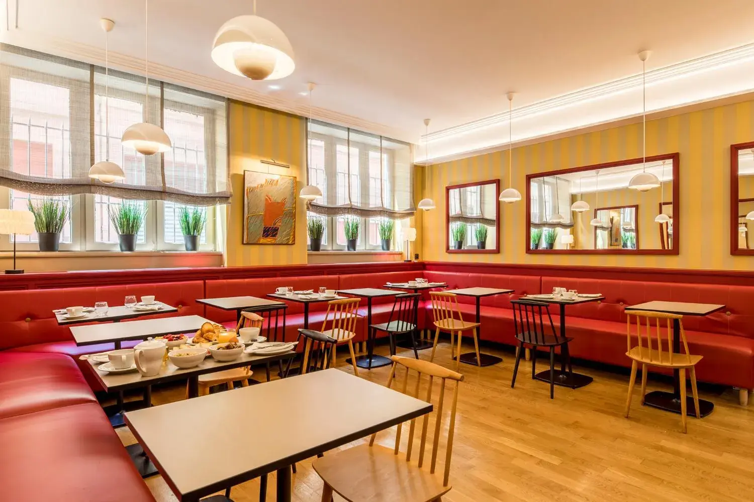 Continental breakfast, Restaurant/Places to Eat in Hôtel Des Artistes