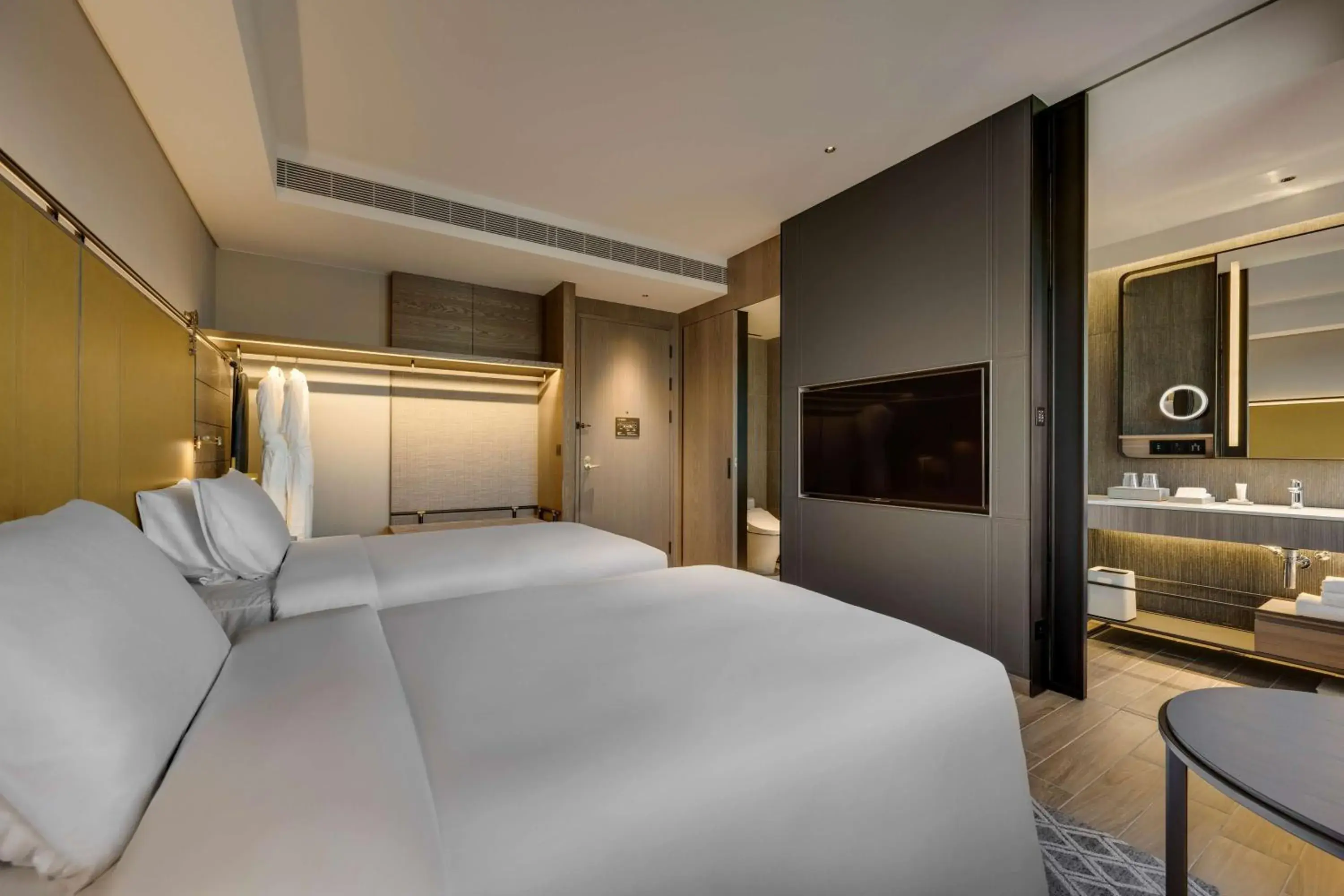 Bedroom, Bed in Hotel Resonance Taipei, Tapestry Collection by Hilton