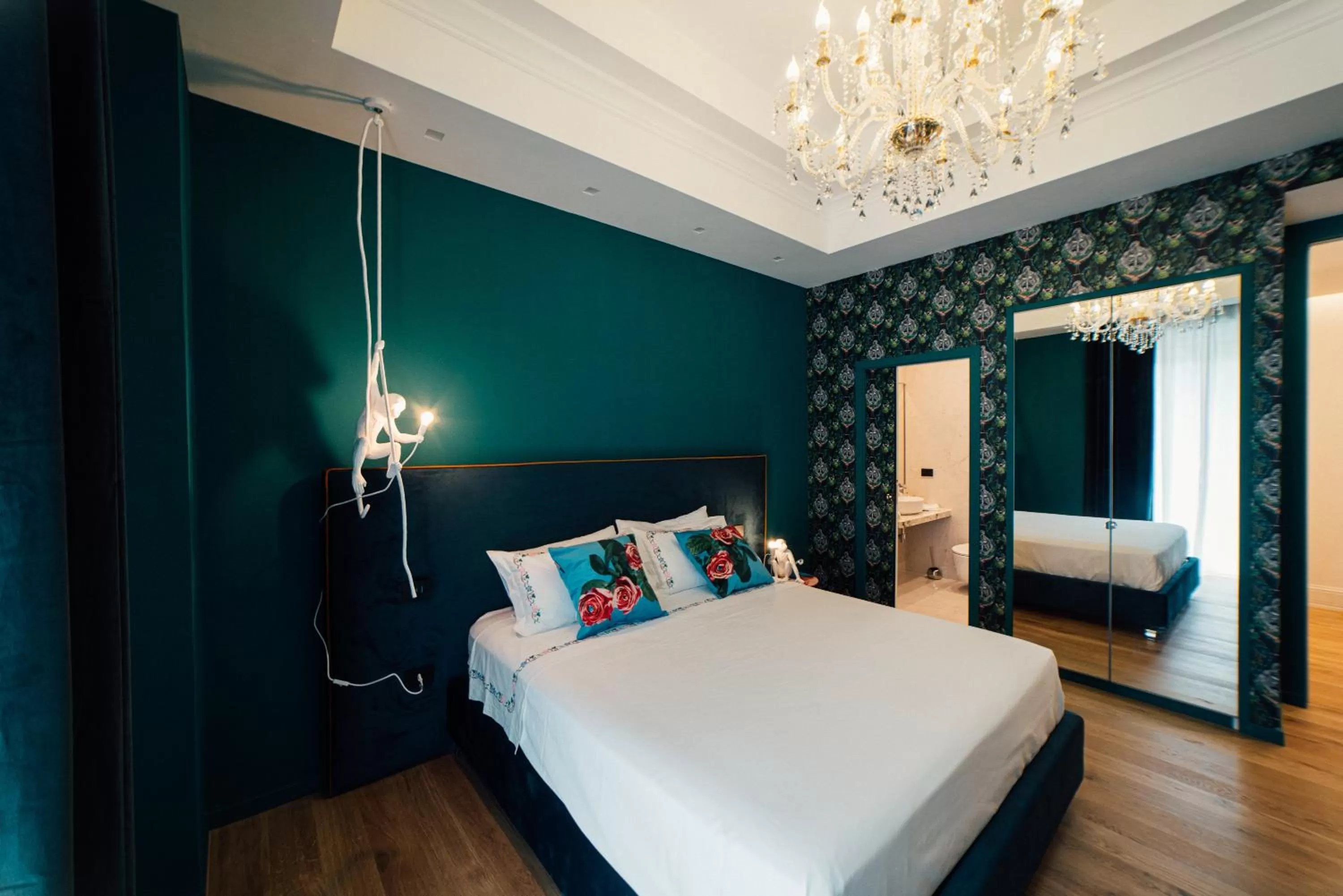 Photo of the whole room, Bed in Aron Only Suites Bed and Breakfast